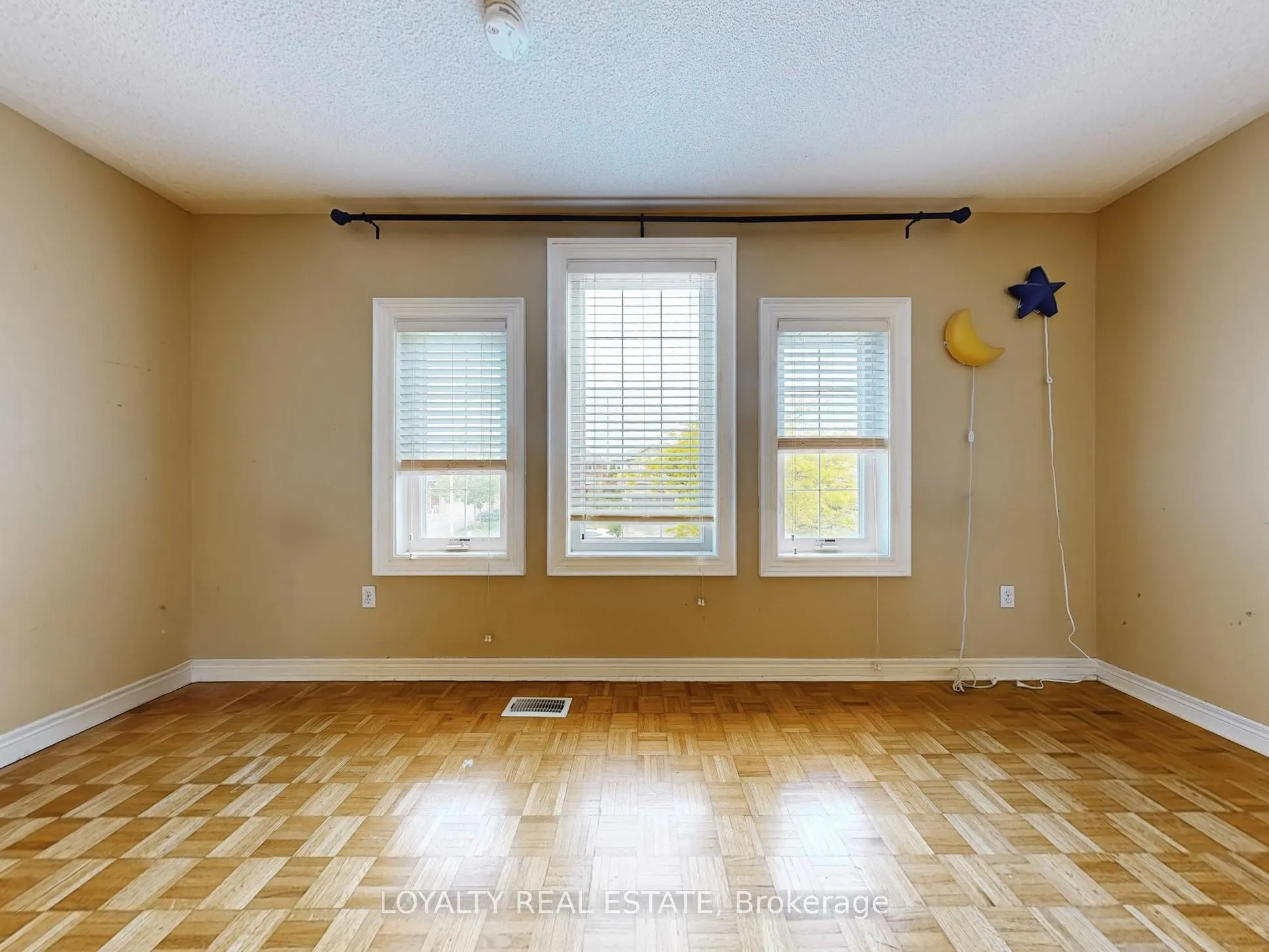 50 Thornton Crescent, #Upper Level