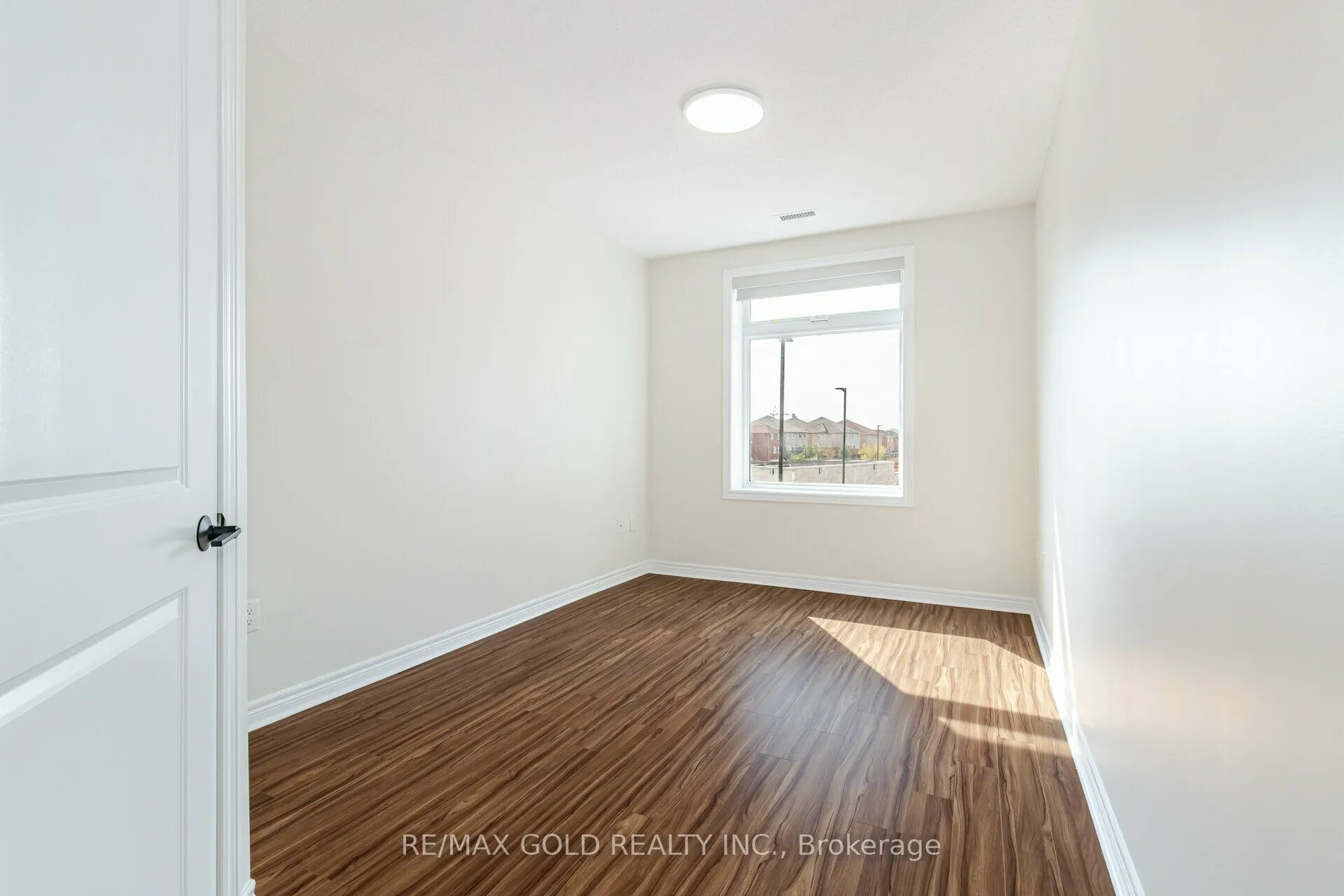 39 New Delhi Drive, #209