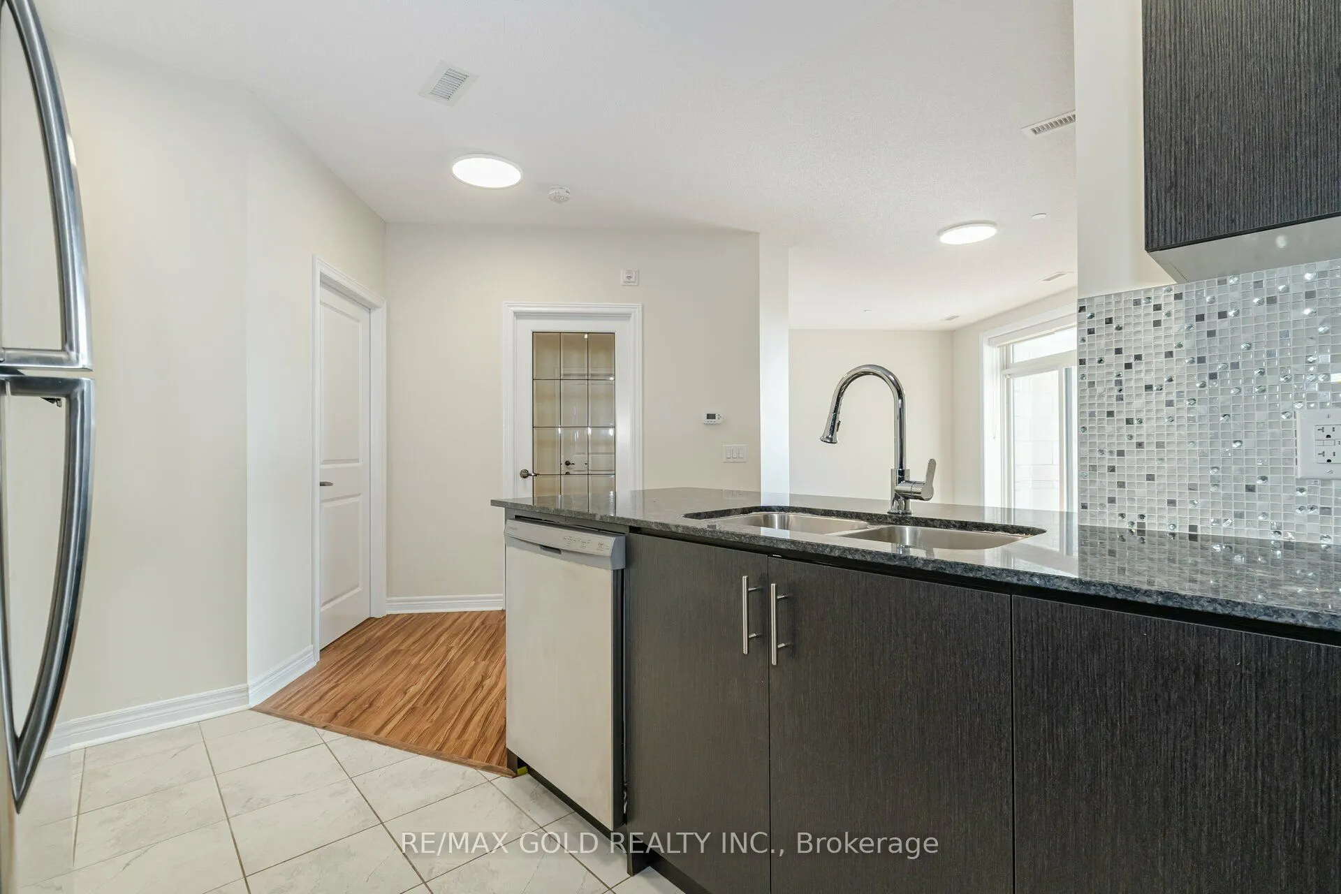 39 New Delhi Drive, #209