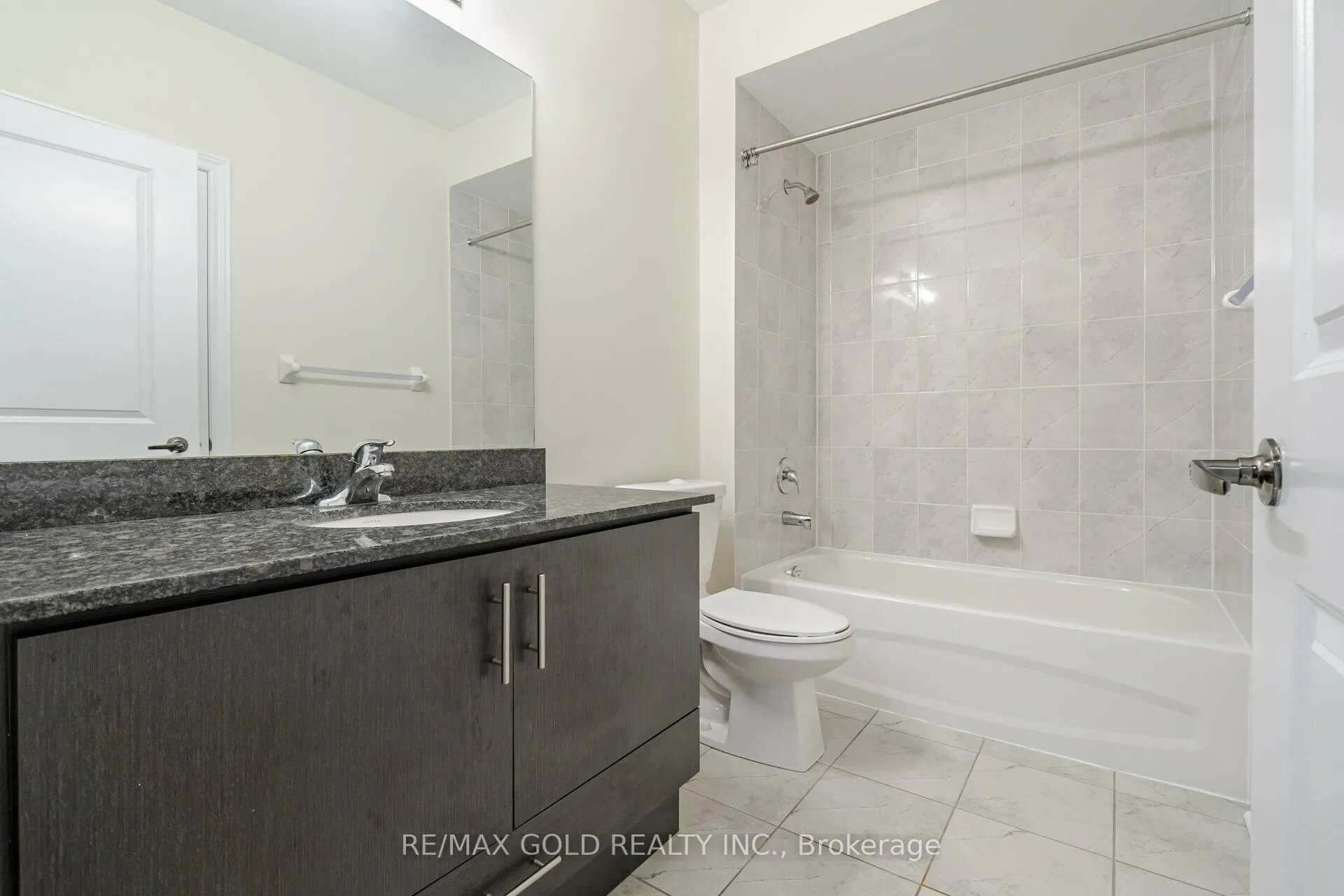 39 New Delhi Drive, #209