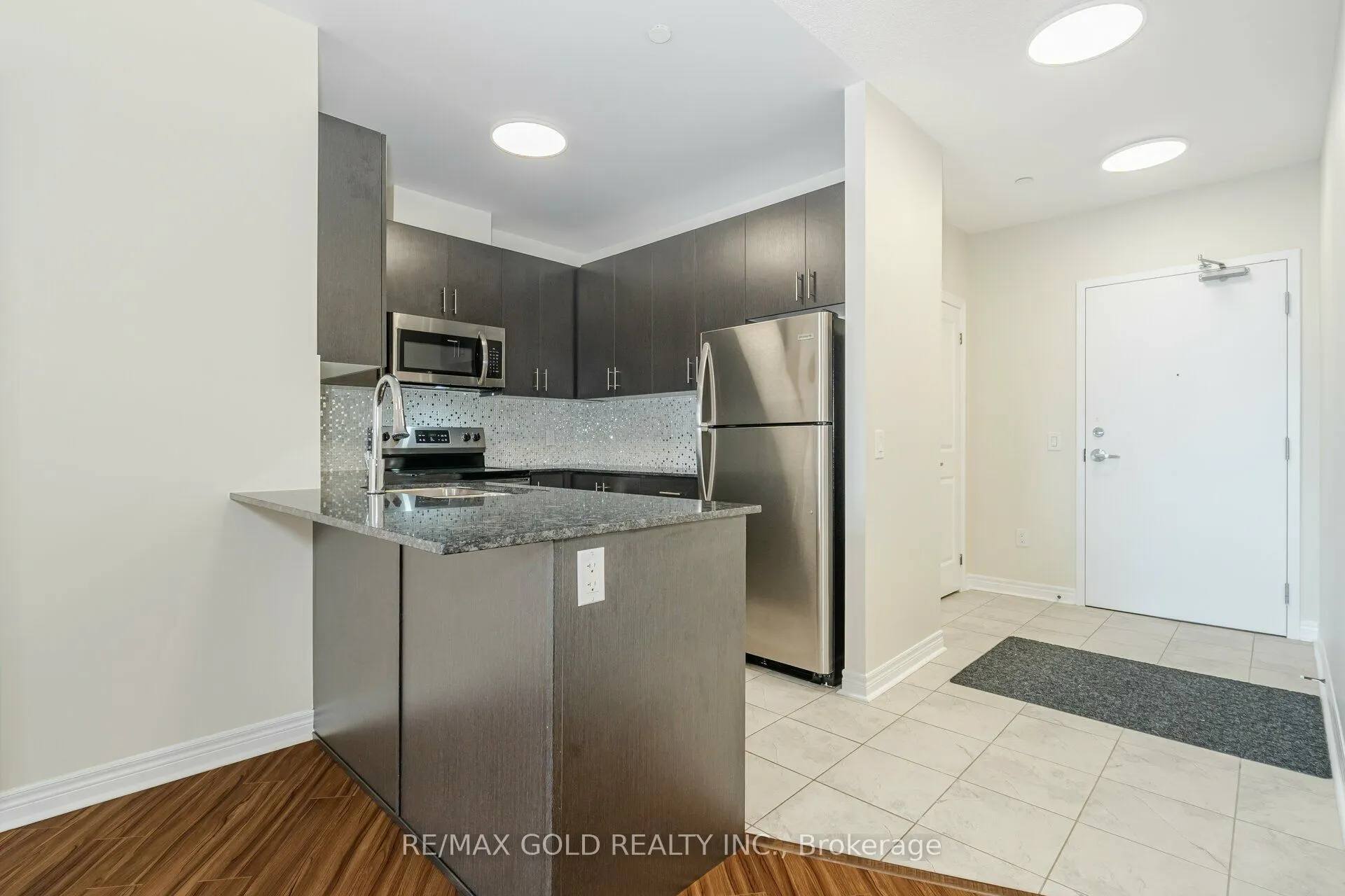 39 New Delhi Drive, #209