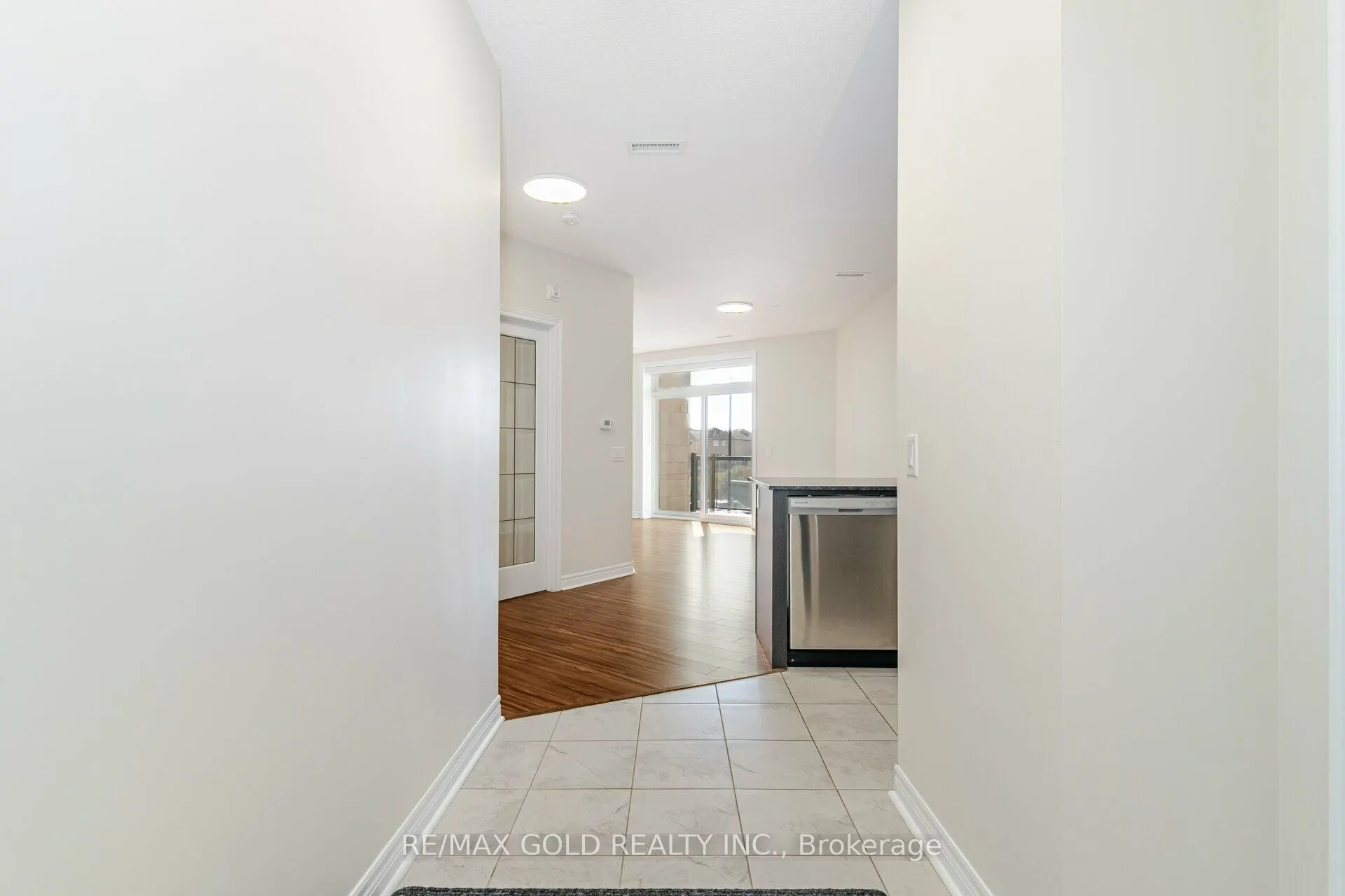 39 New Delhi Drive, #209