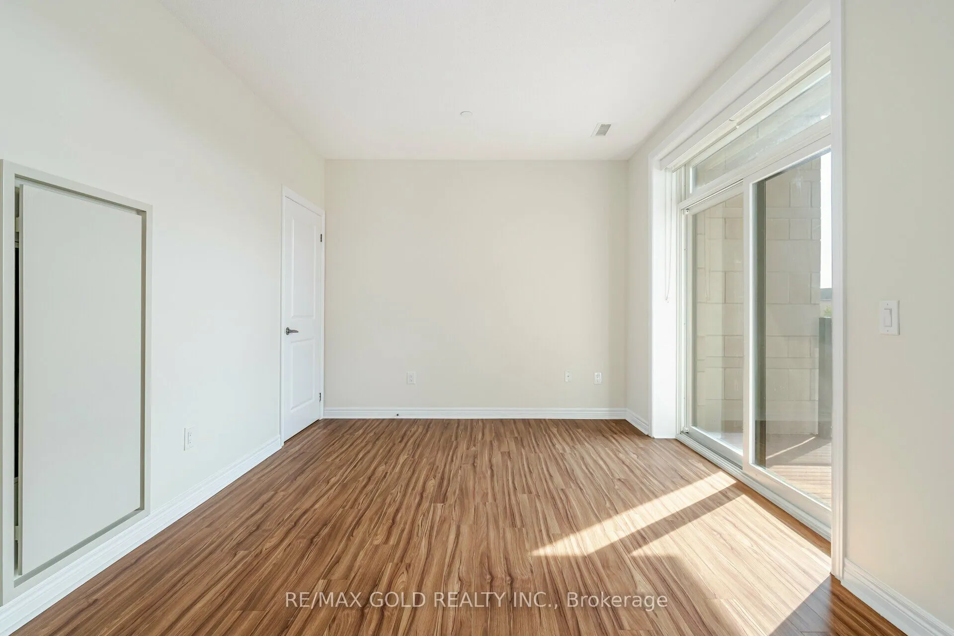 39 New Delhi Drive, #209