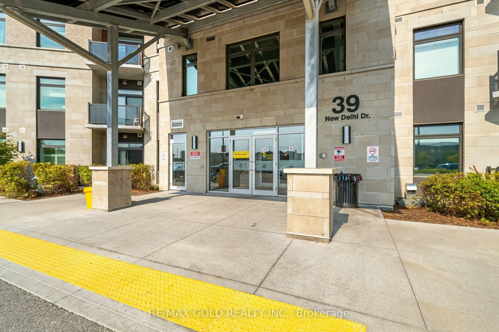 39 New Delhi Drive, #209