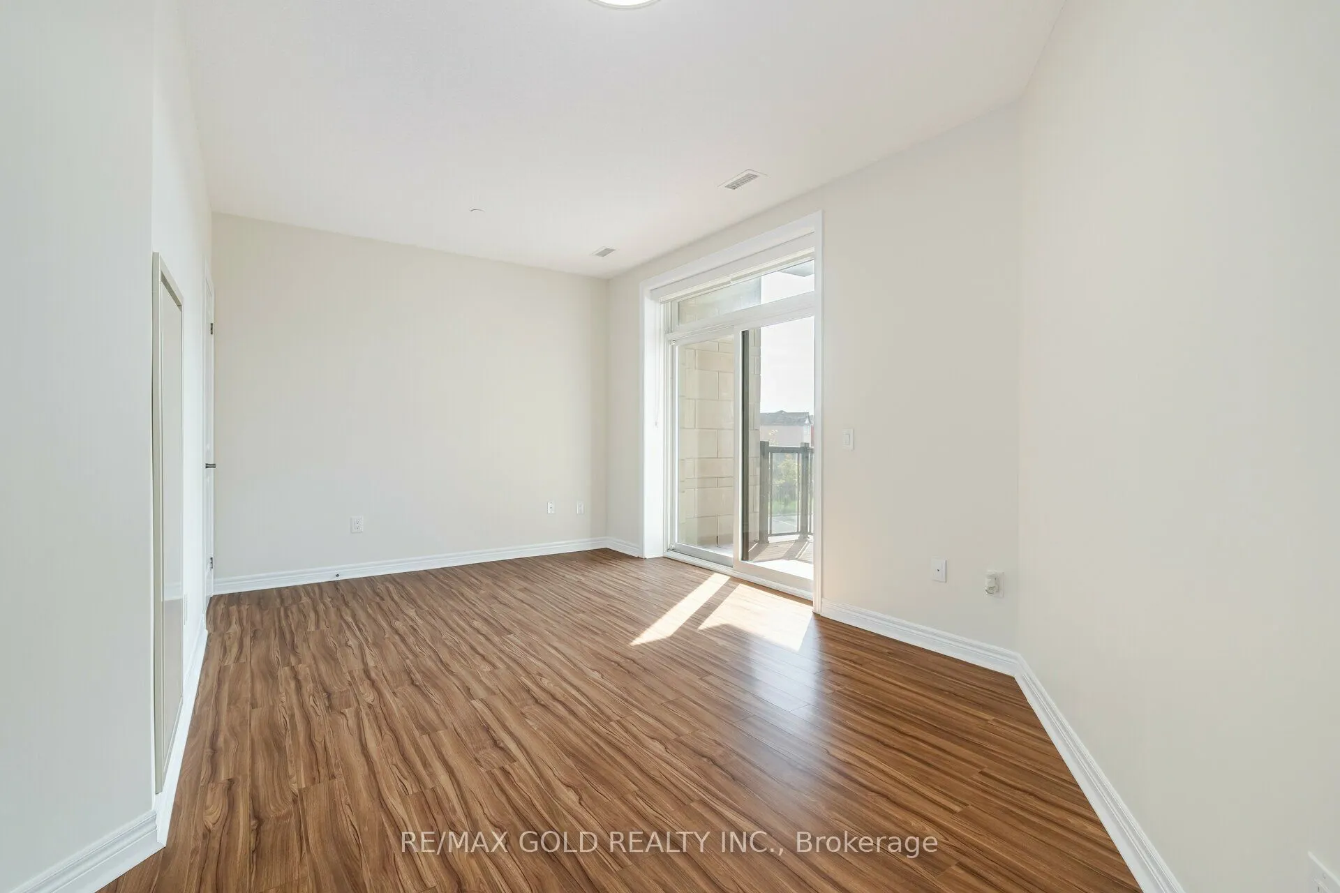 39 New Delhi Drive, #209