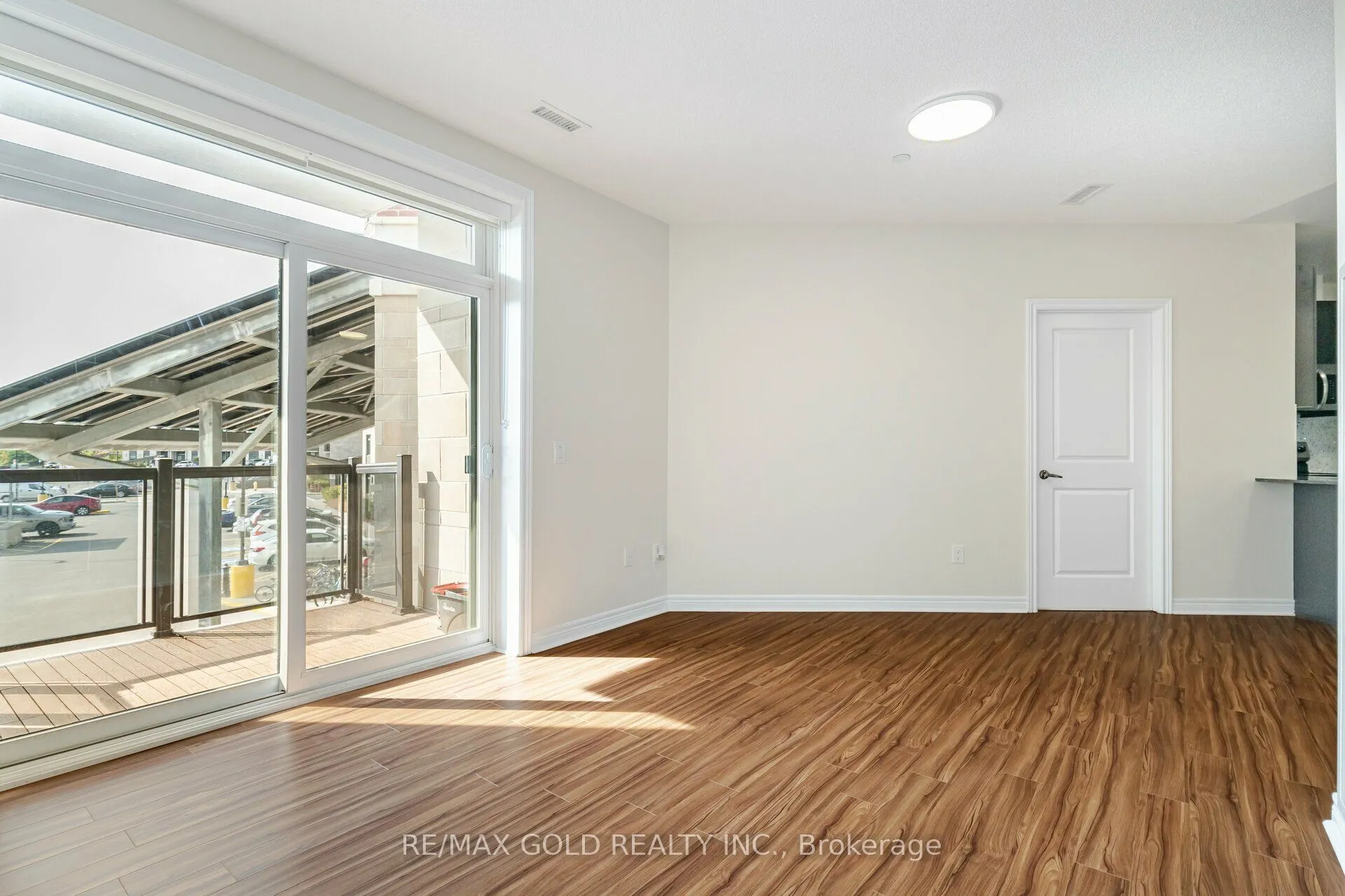 39 New Delhi Drive, #209