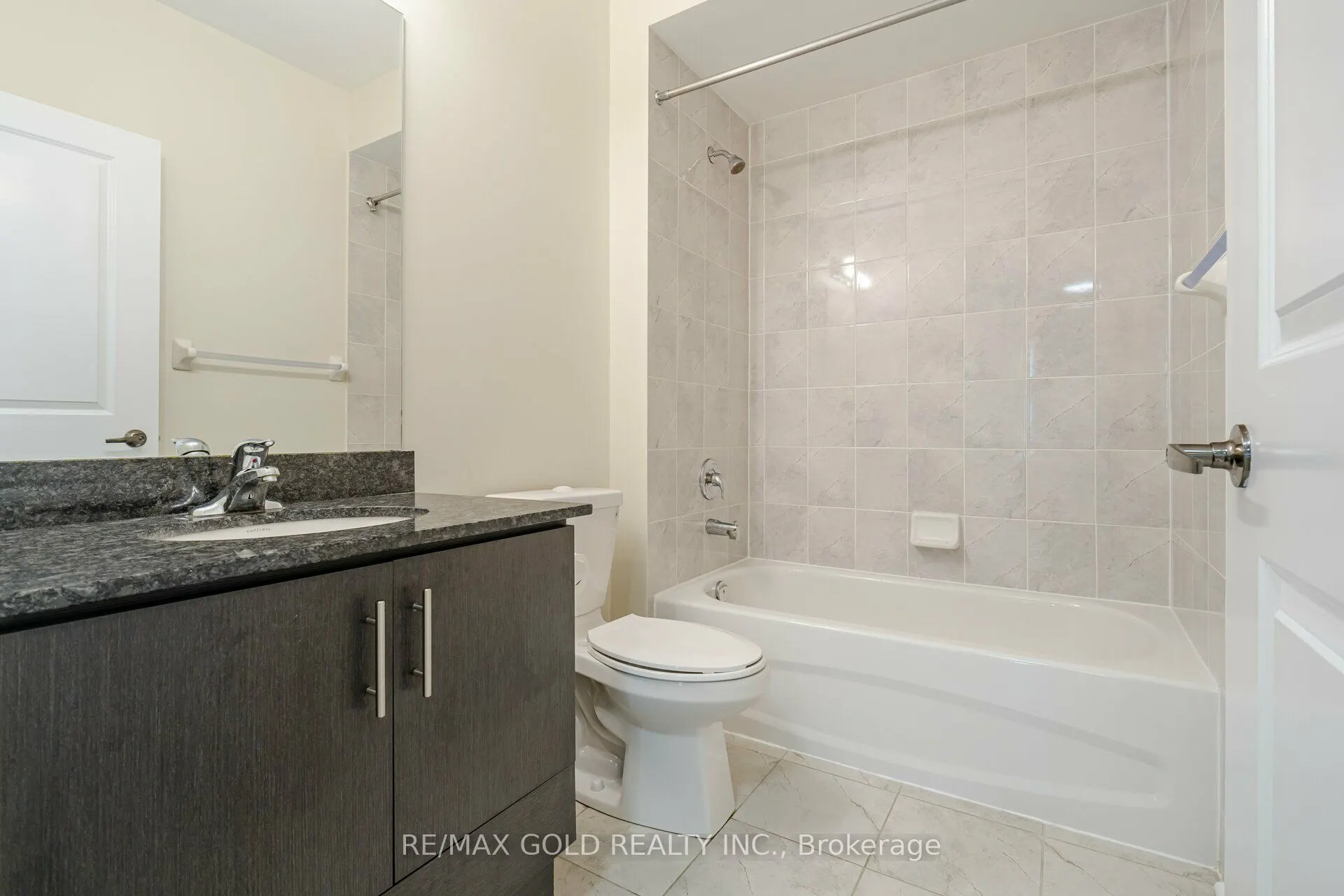 39 New Delhi Drive, #209