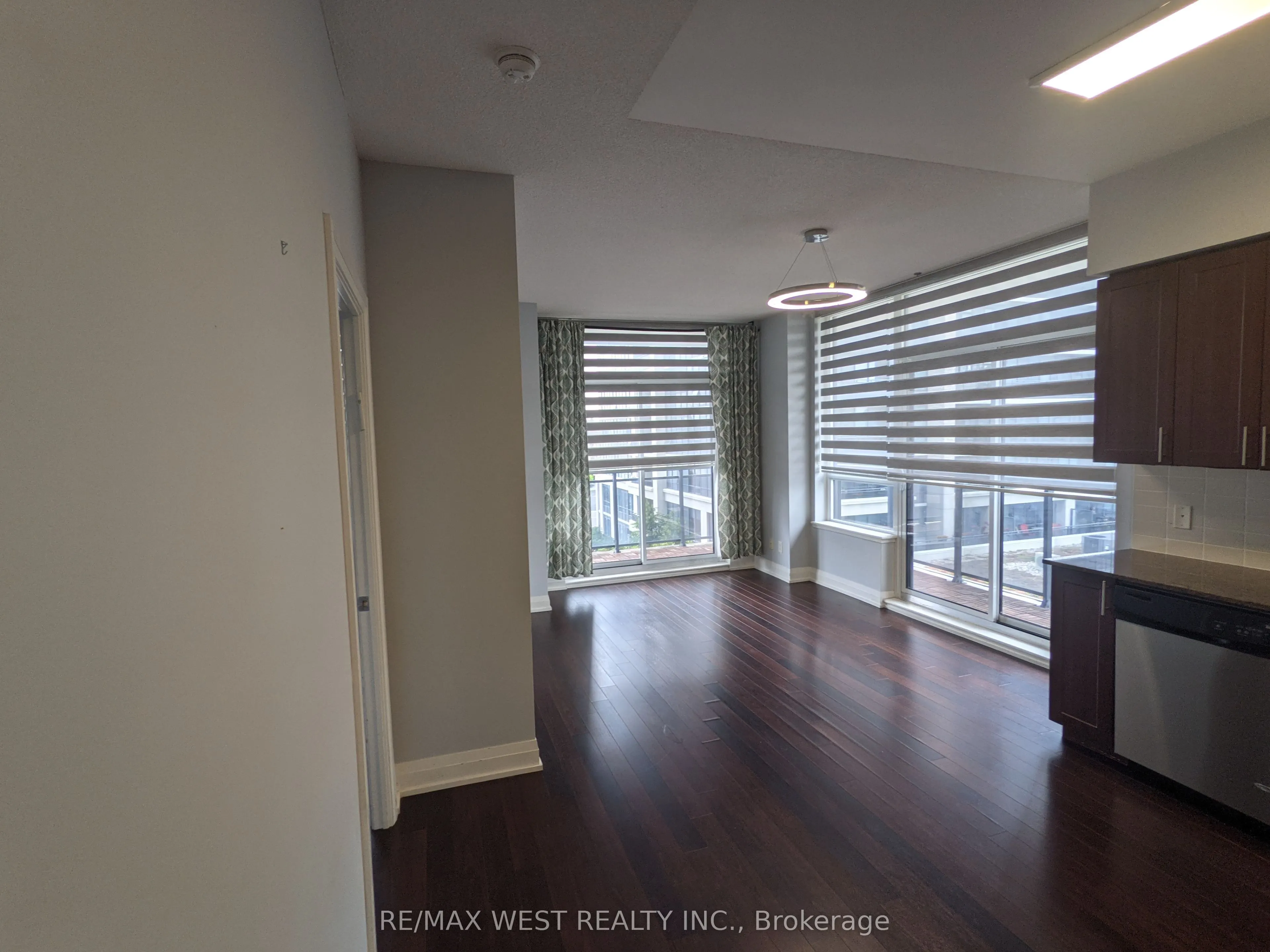 85 North Park Road, #404