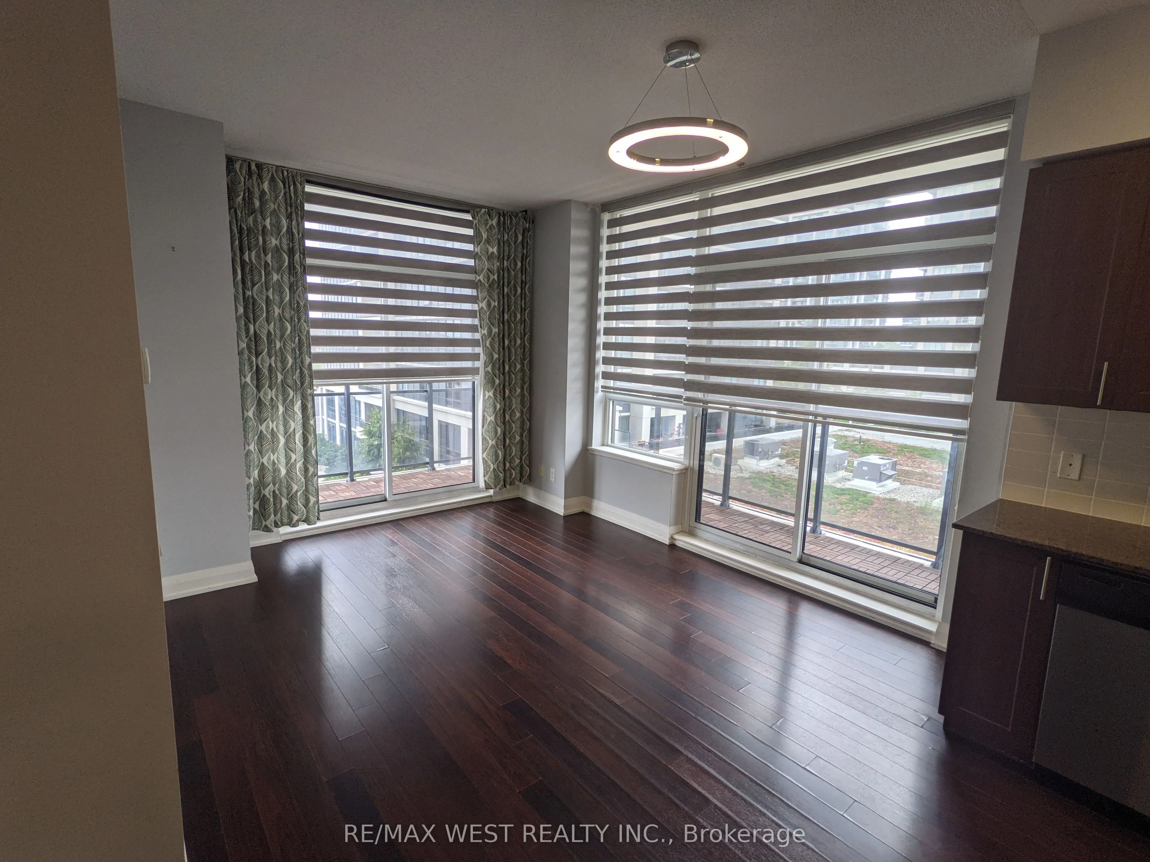 85 North Park Road, #404