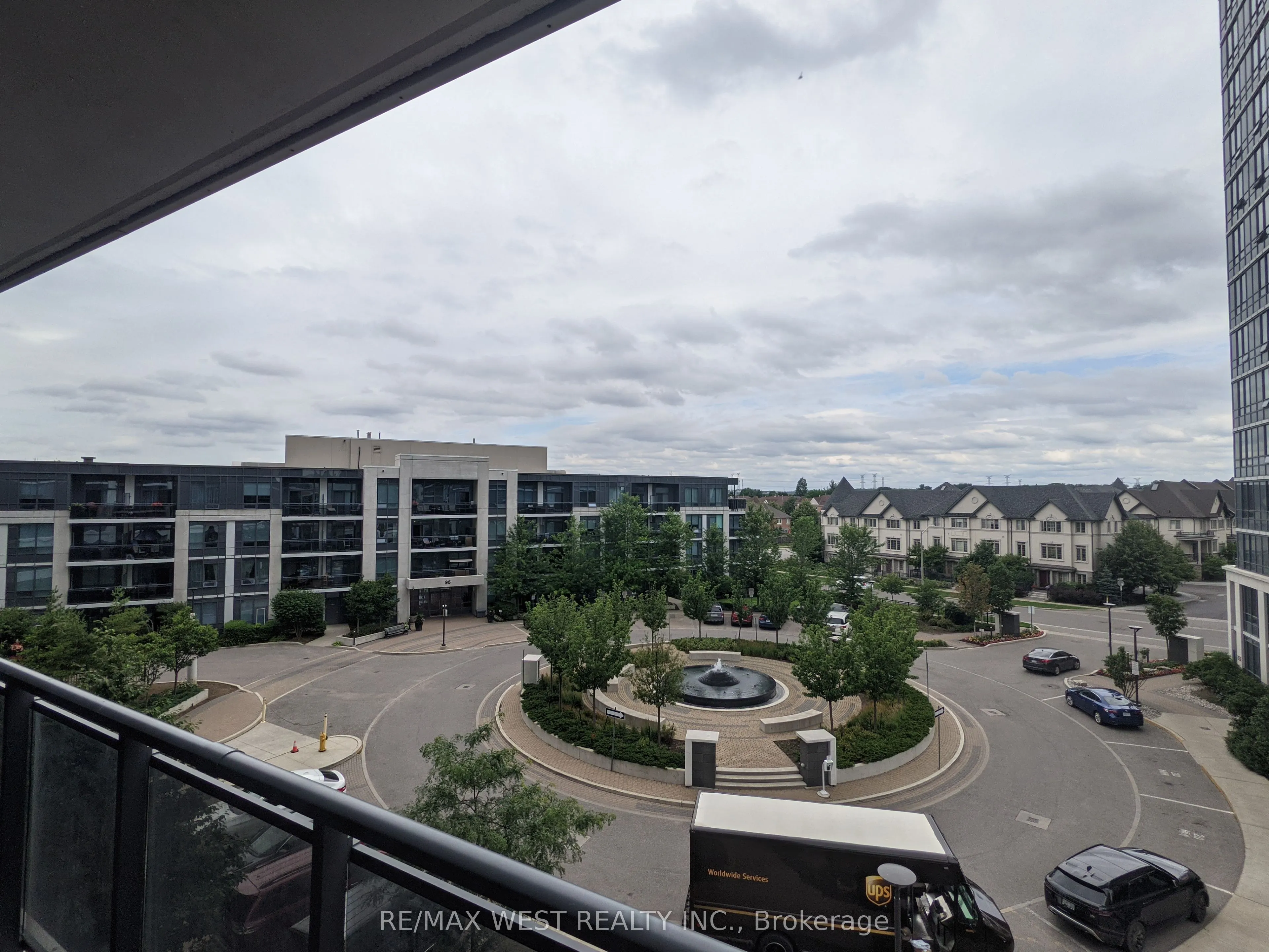 85 North Park Road, #404