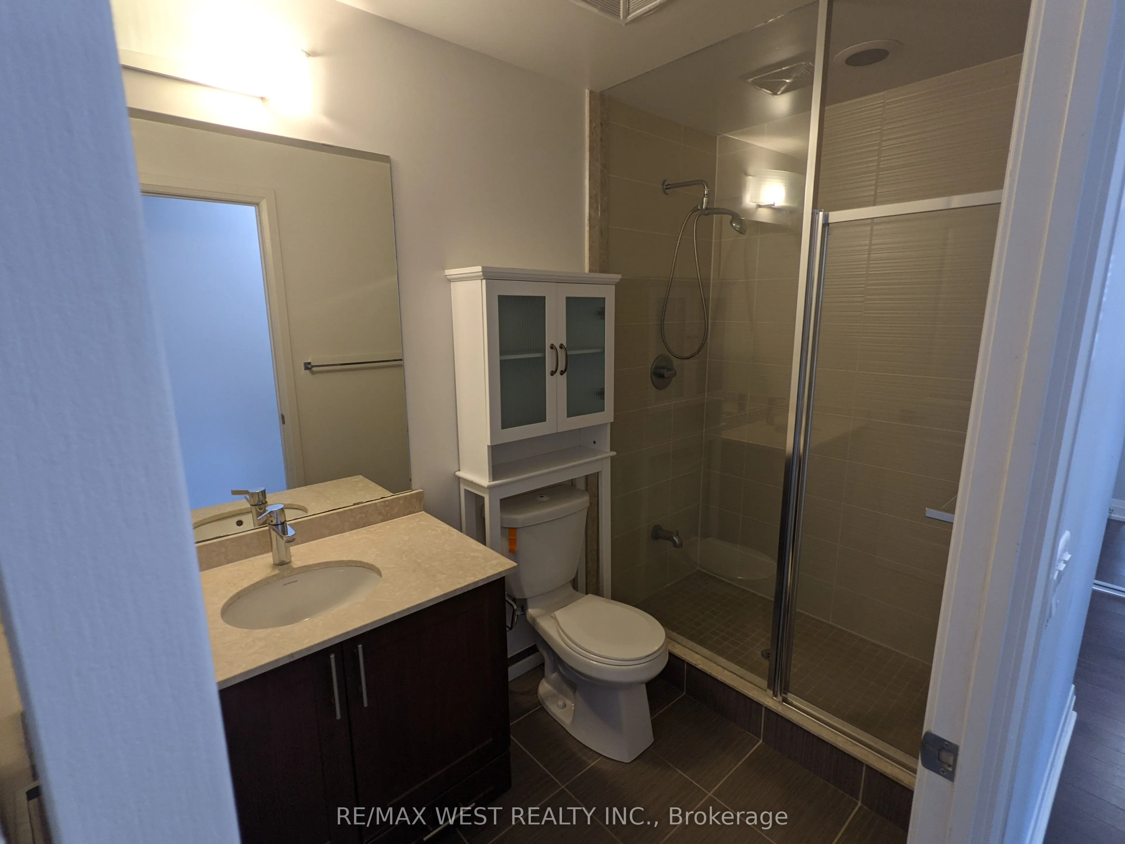 85 North Park Road, #404