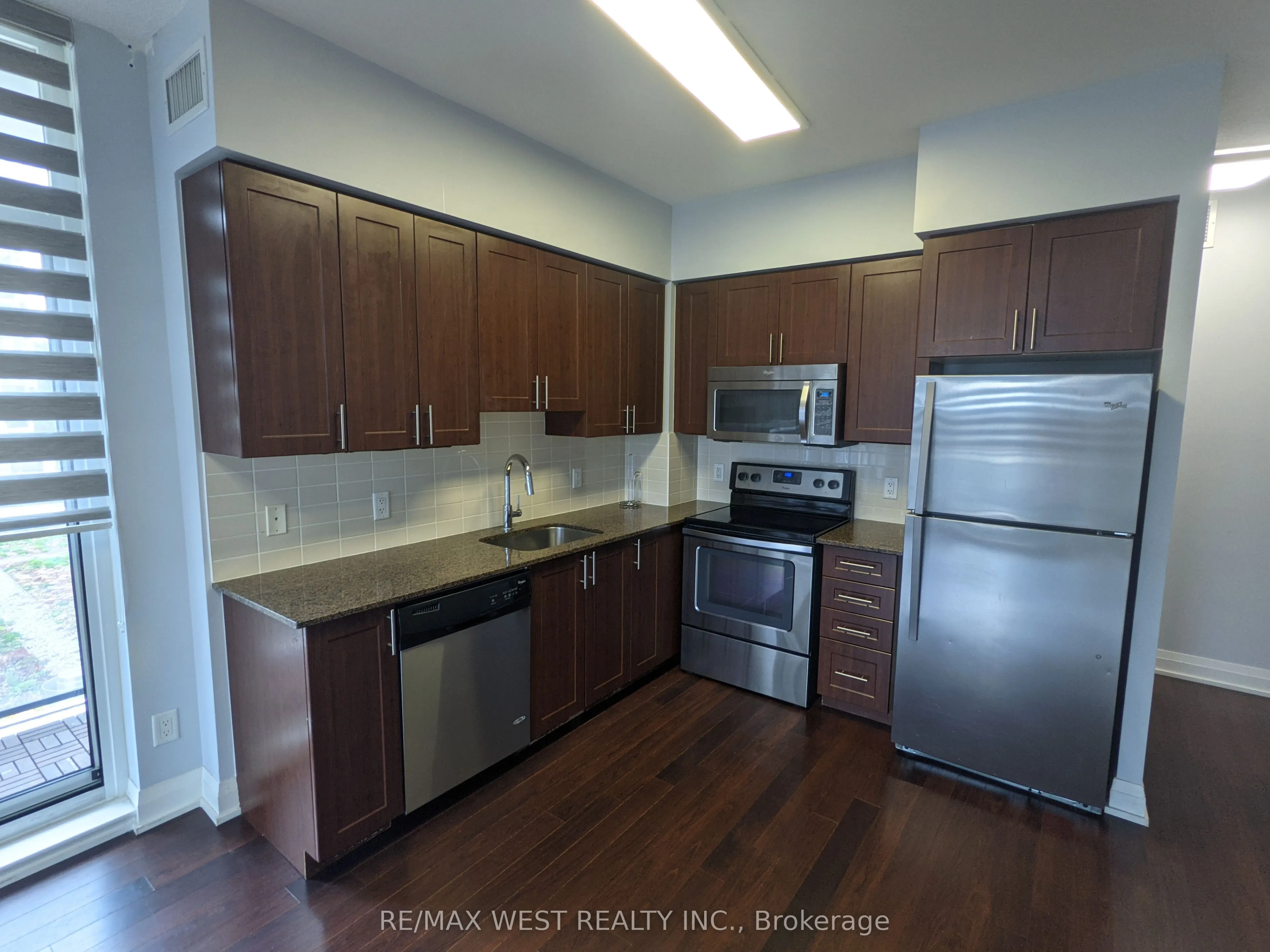 85 North Park Road, #404