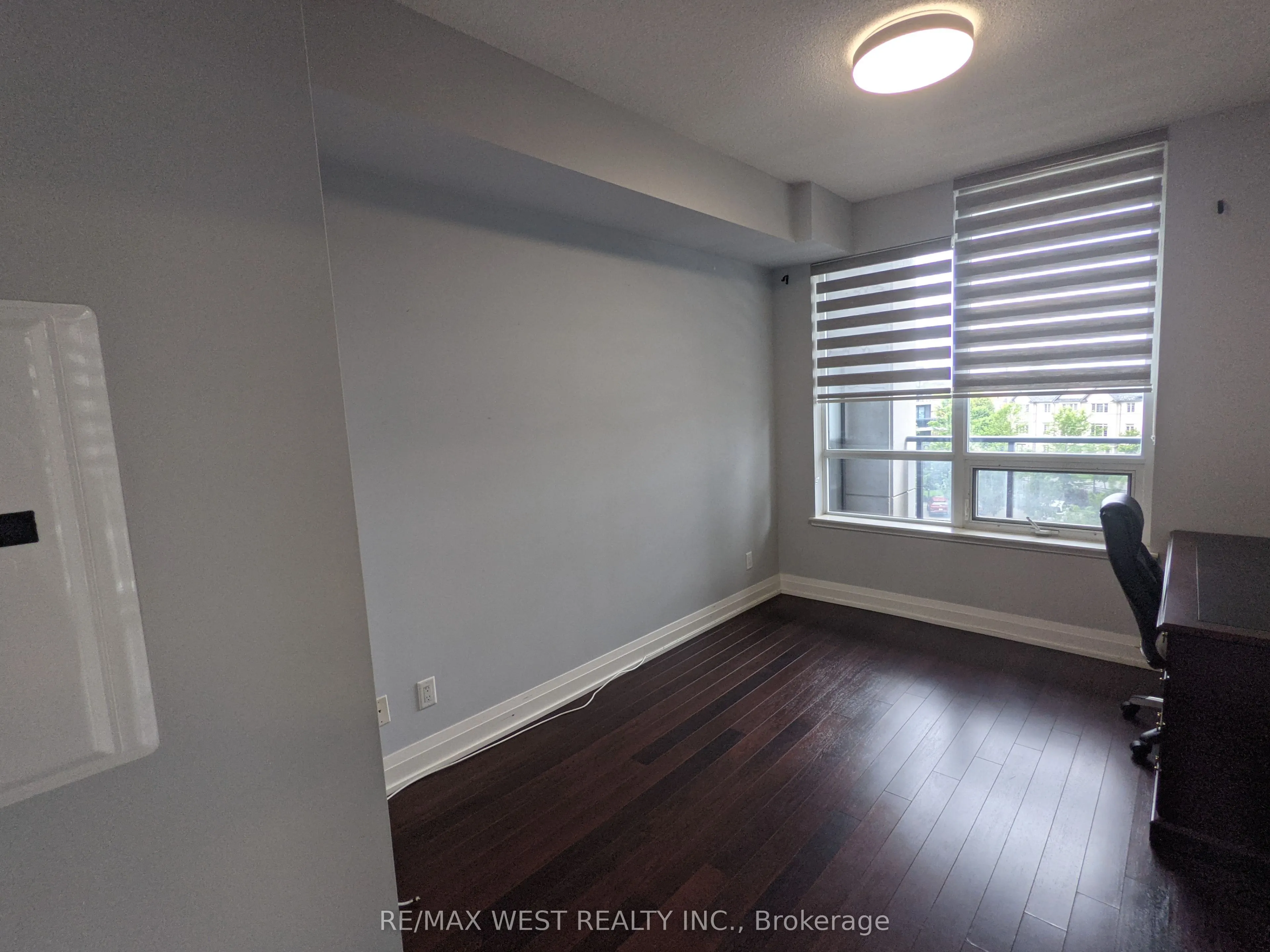 85 North Park Road, #404