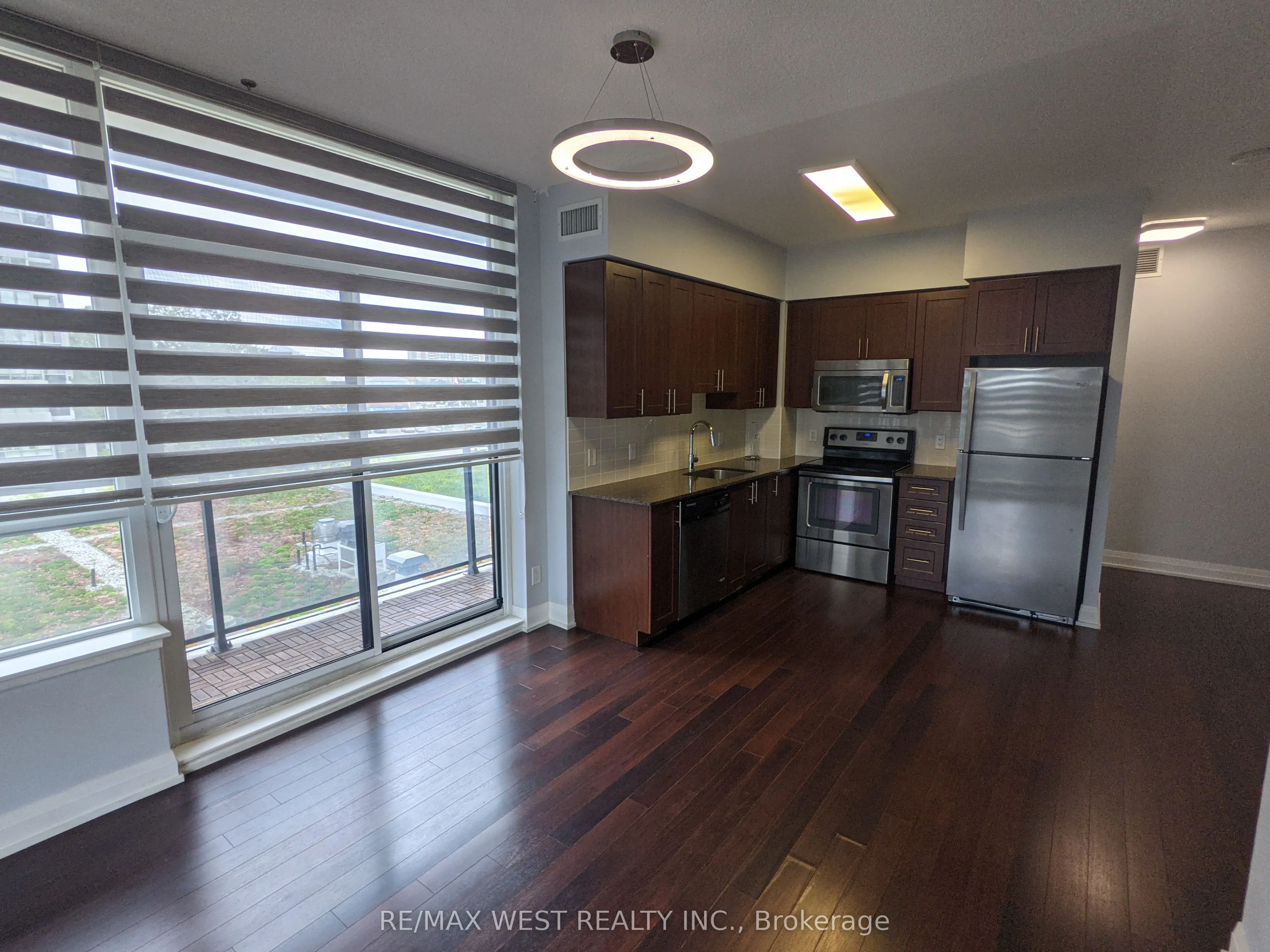 85 North Park Road, #404