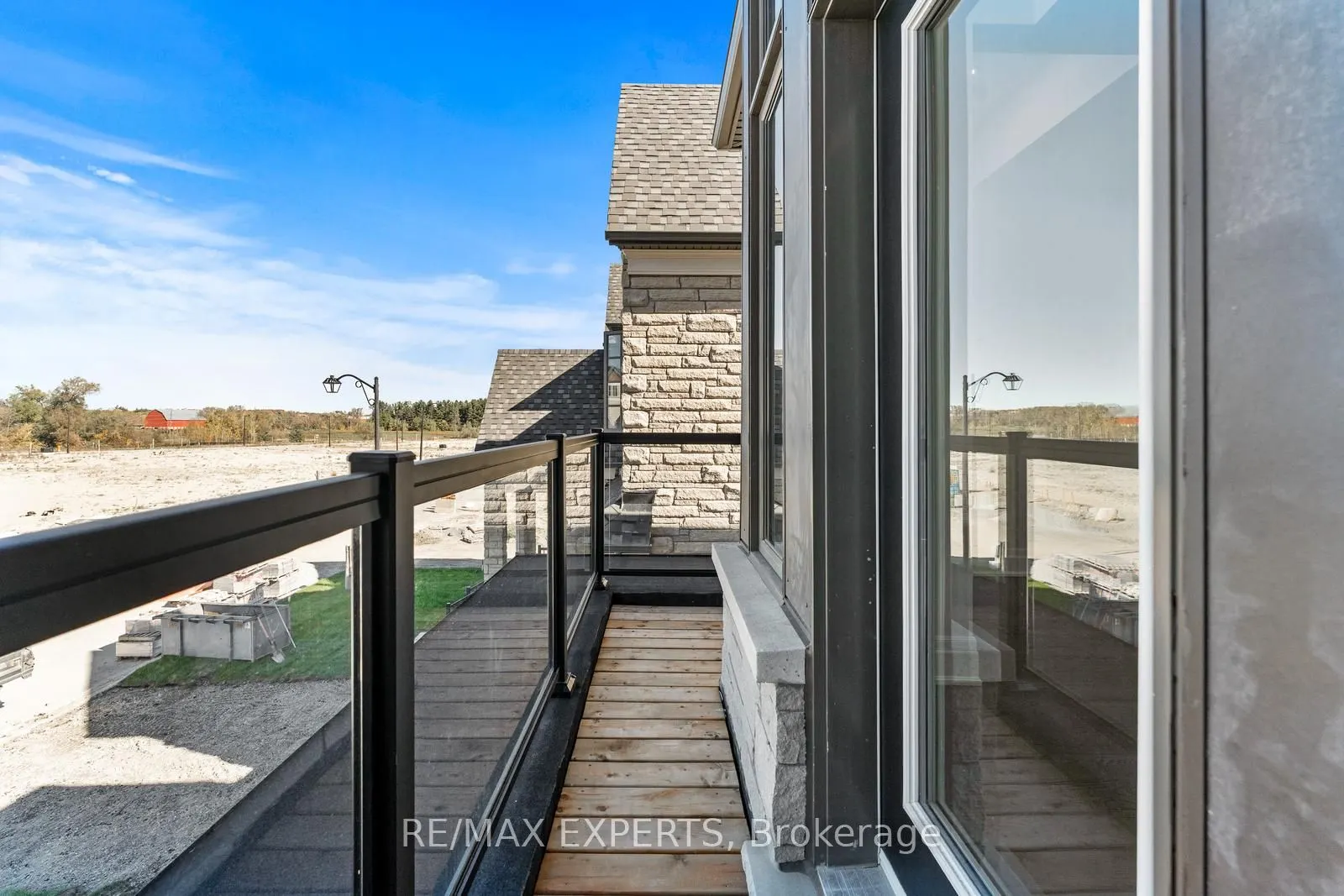 17 Saxby Farm Avenue