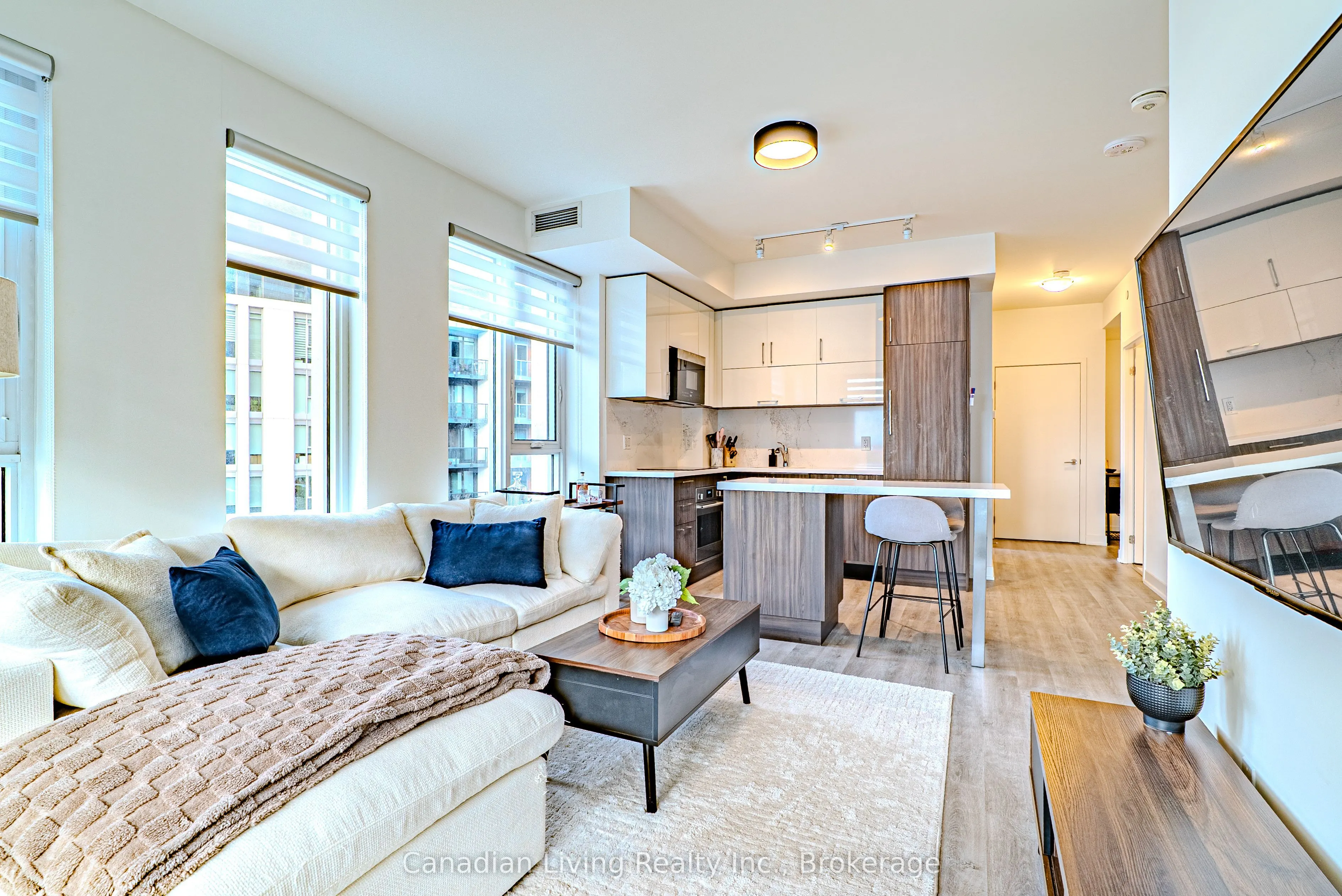 8119 Birchmount Road, #827