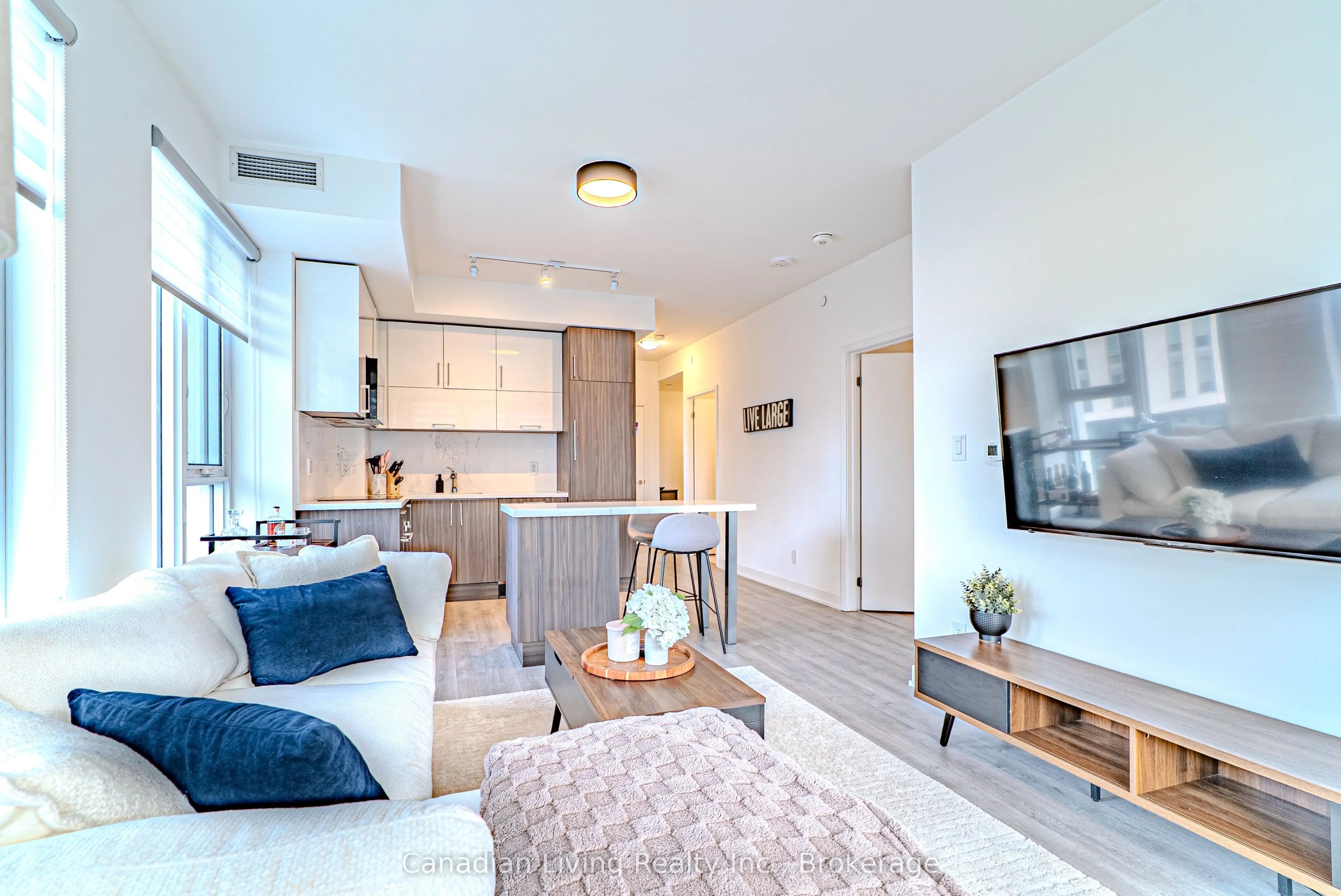 8119 Birchmount Road, #827