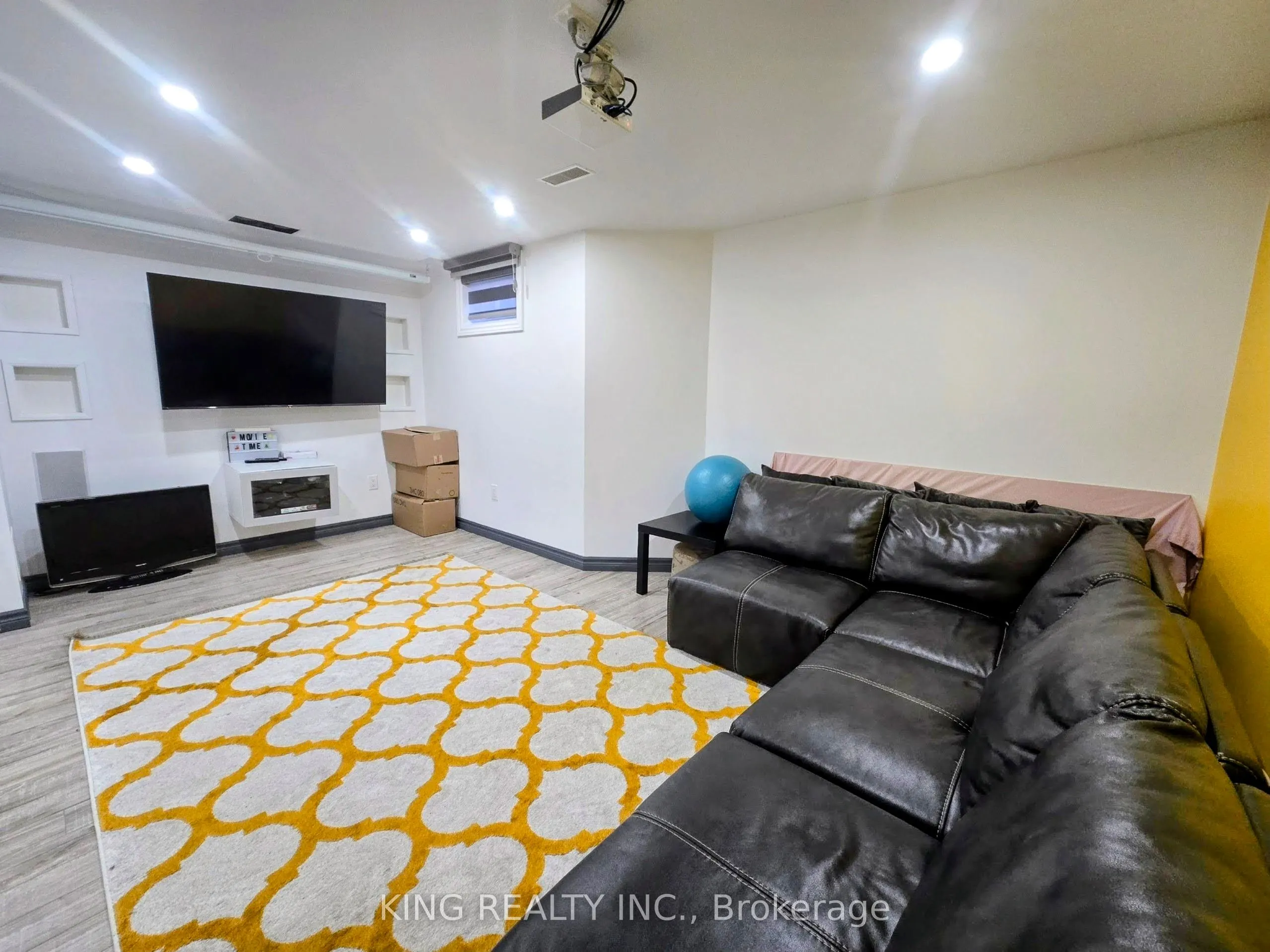 131 Royal Appian Crescent