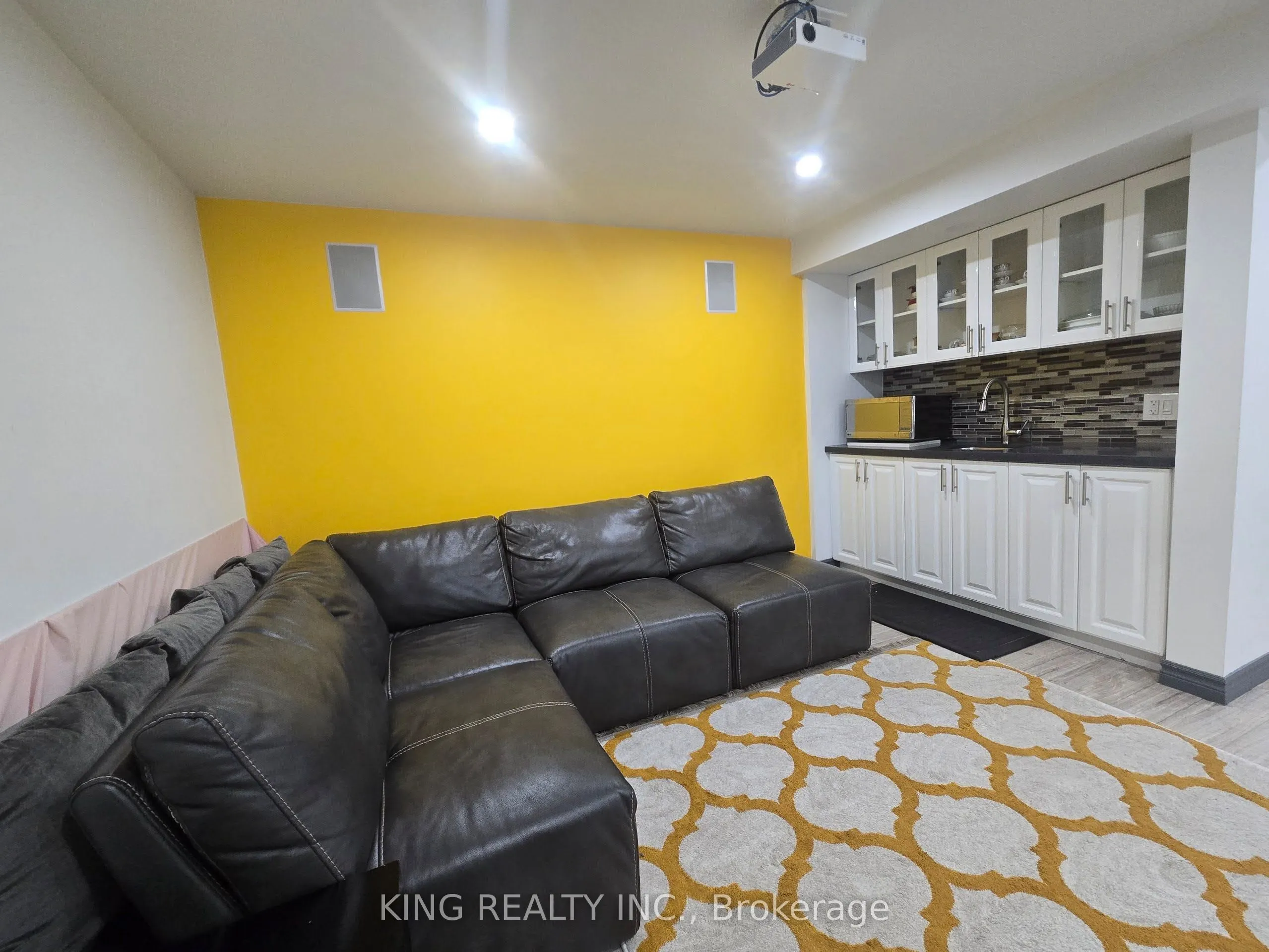 131 Royal Appian Crescent