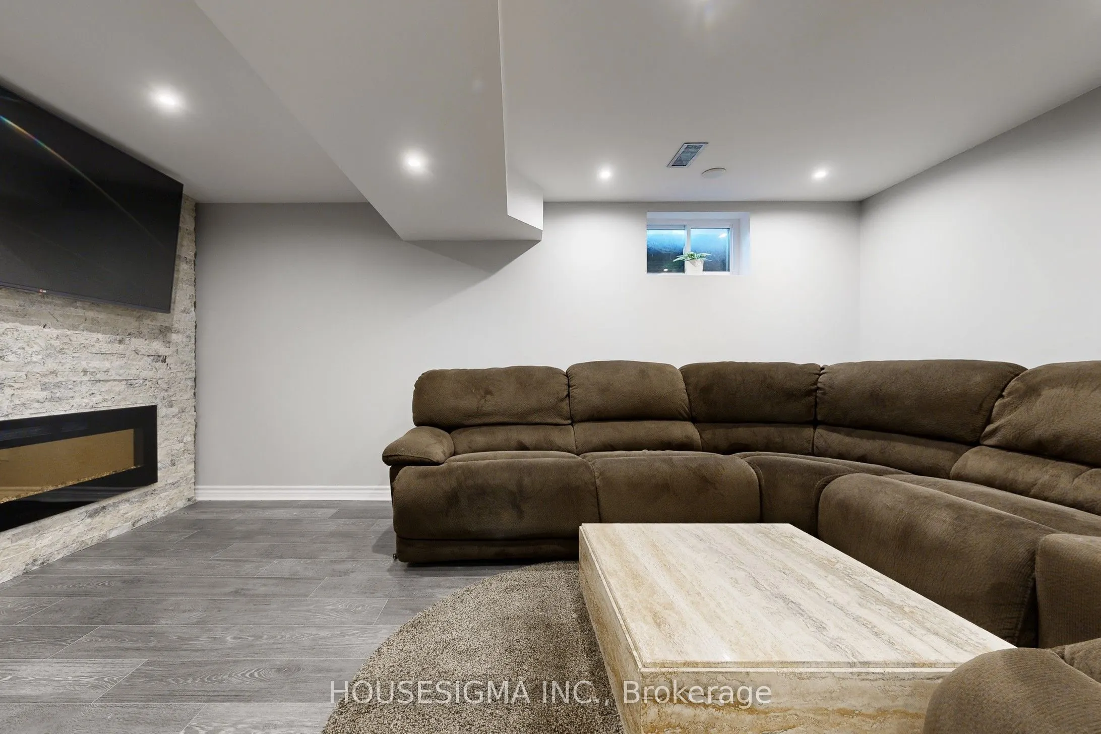 54 Oakmount Crescent