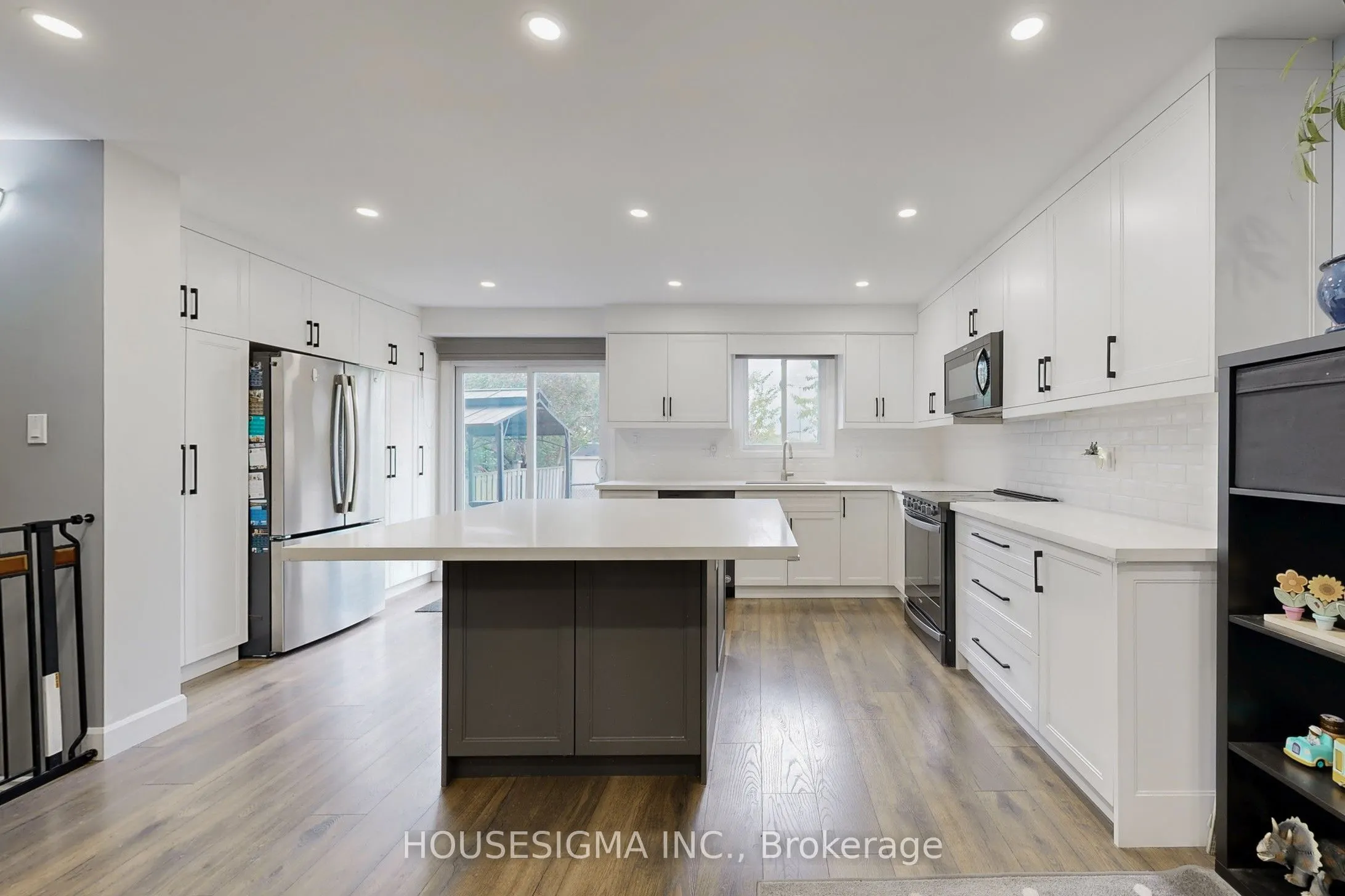 54 Oakmount Crescent