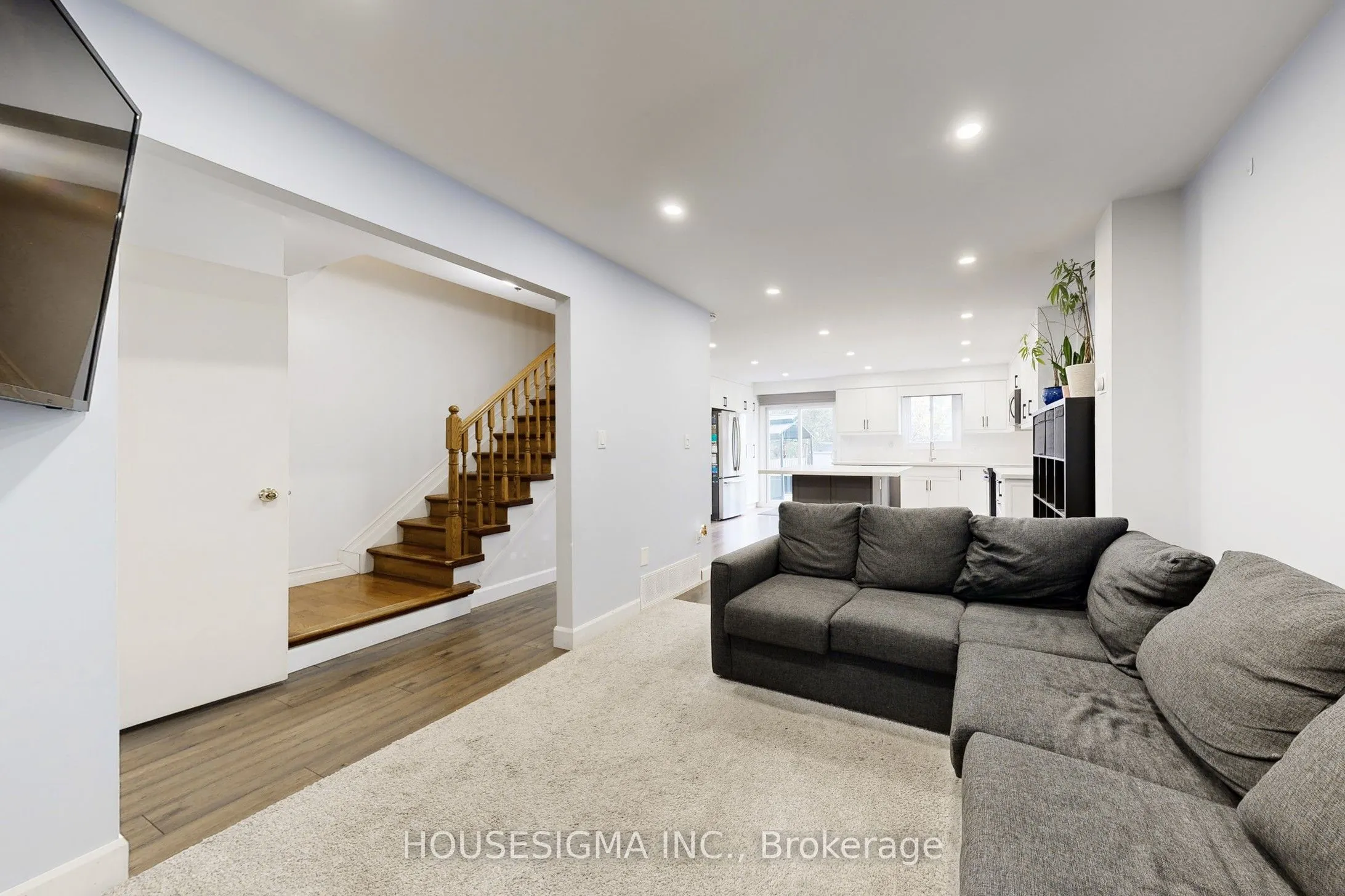 54 Oakmount Crescent