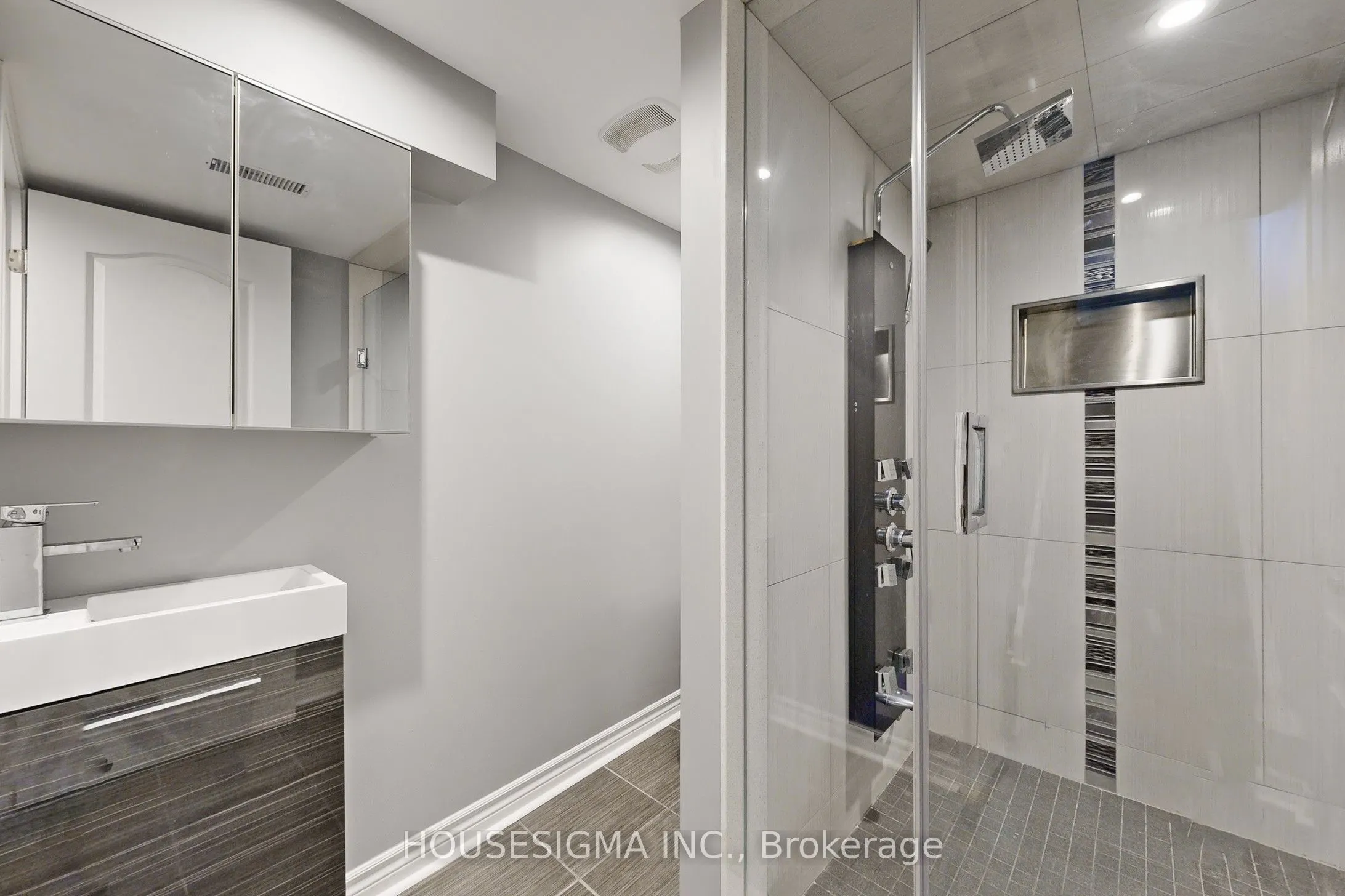 54 Oakmount Crescent