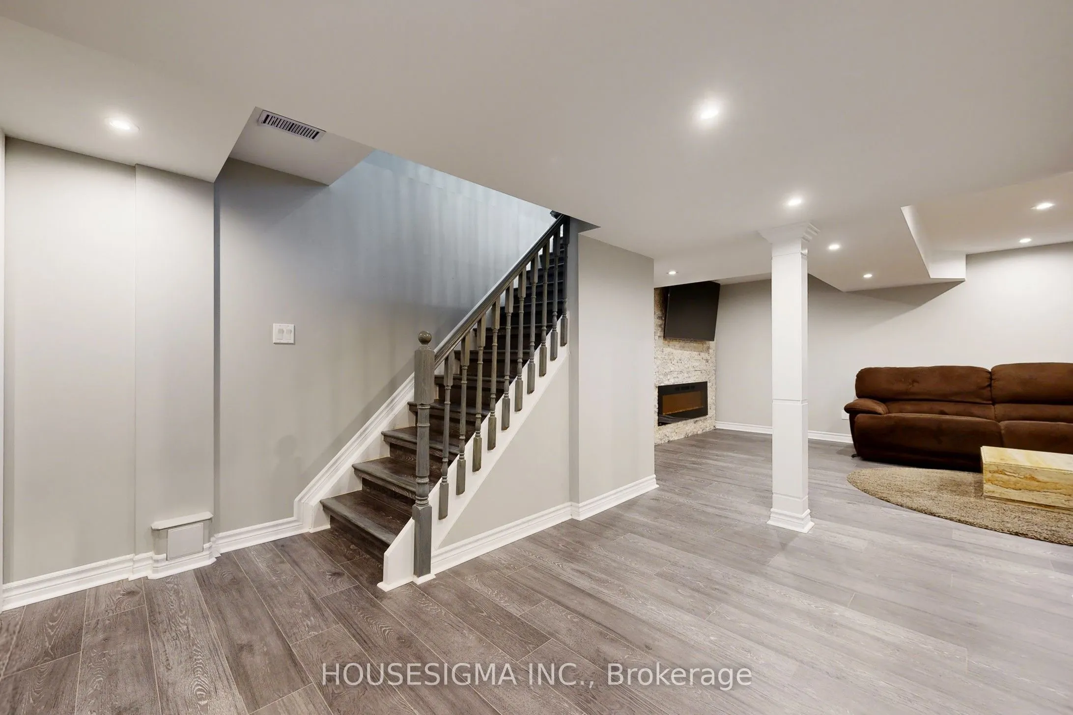 54 Oakmount Crescent