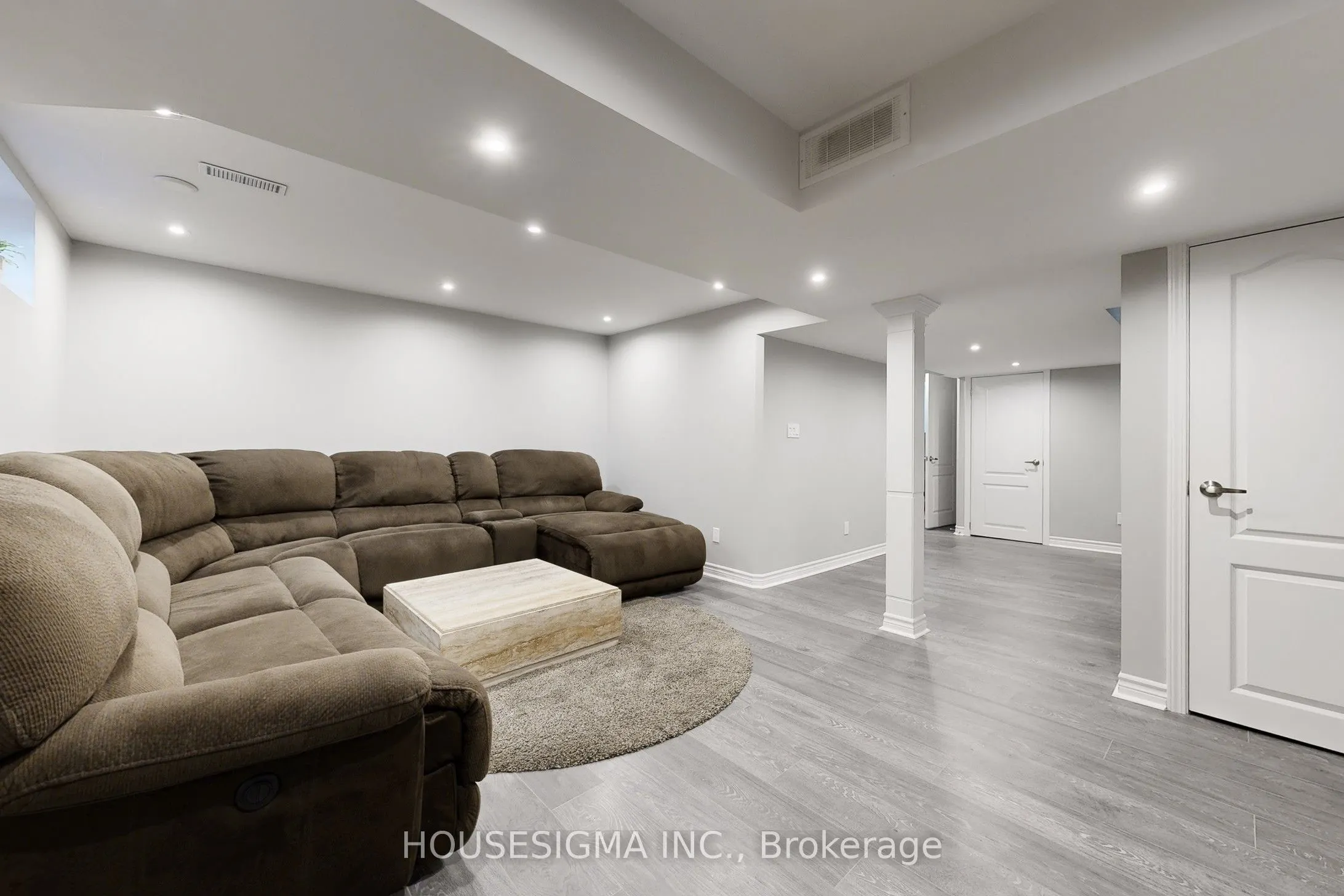 54 Oakmount Crescent