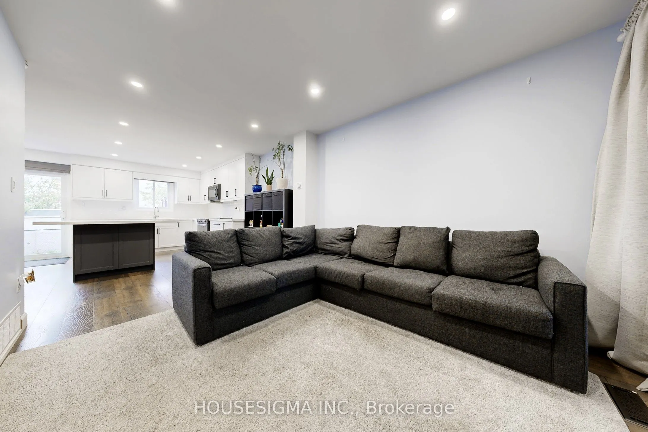 54 Oakmount Crescent