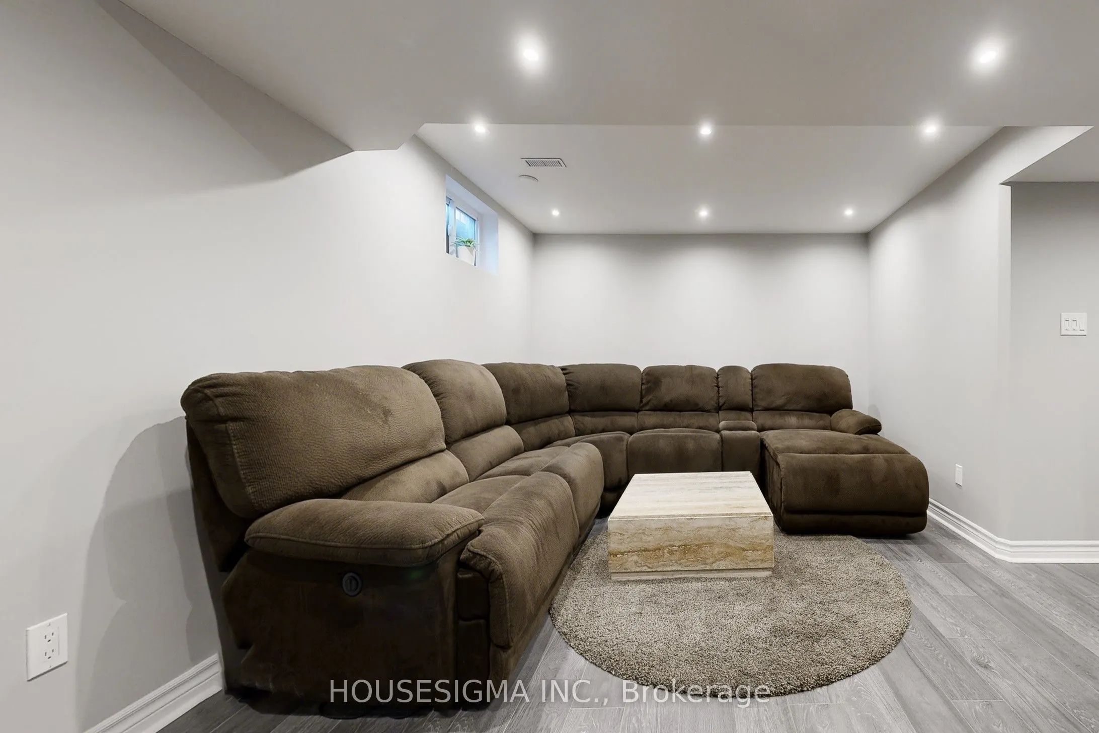 54 Oakmount Crescent