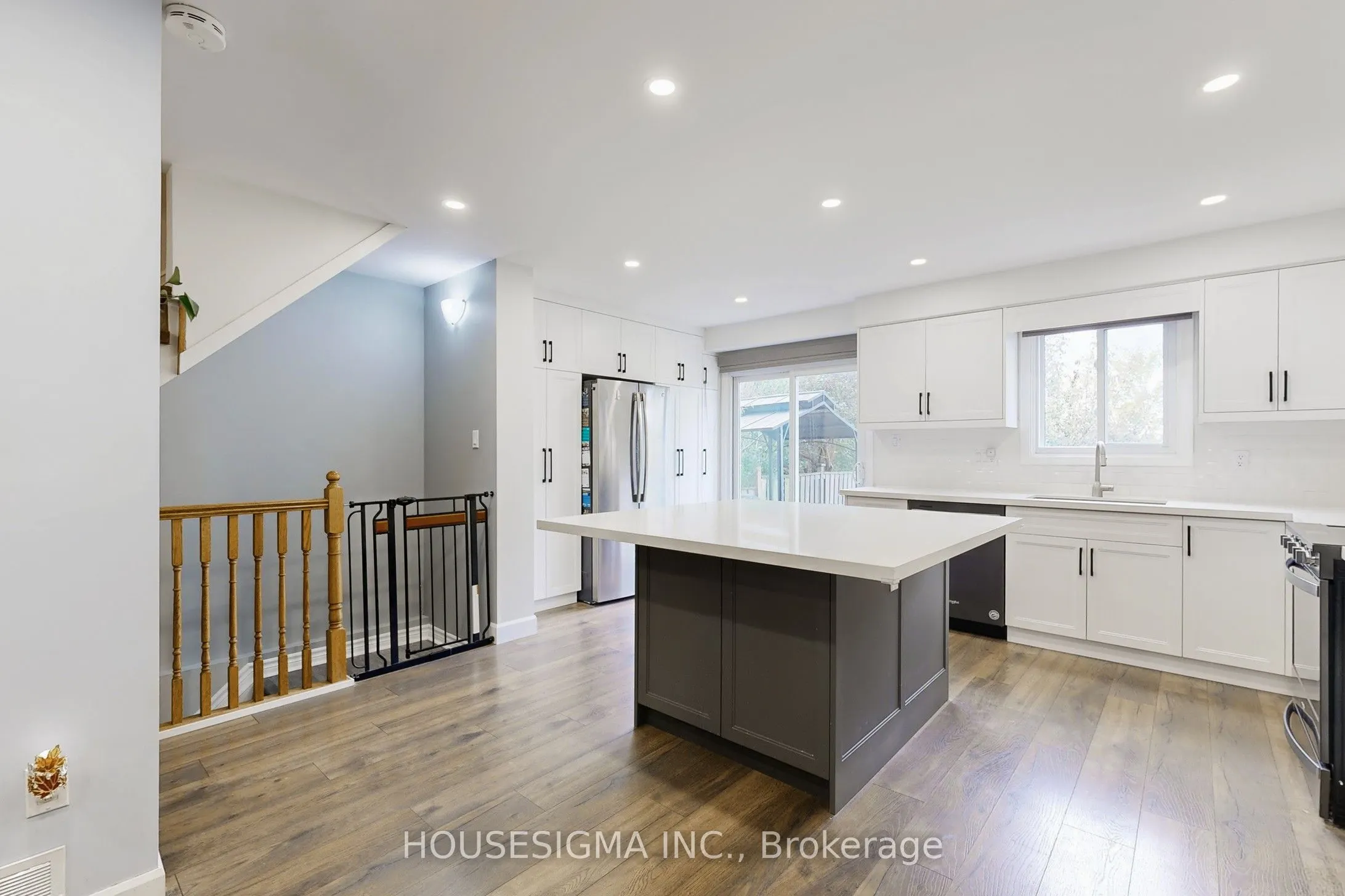 54 Oakmount Crescent