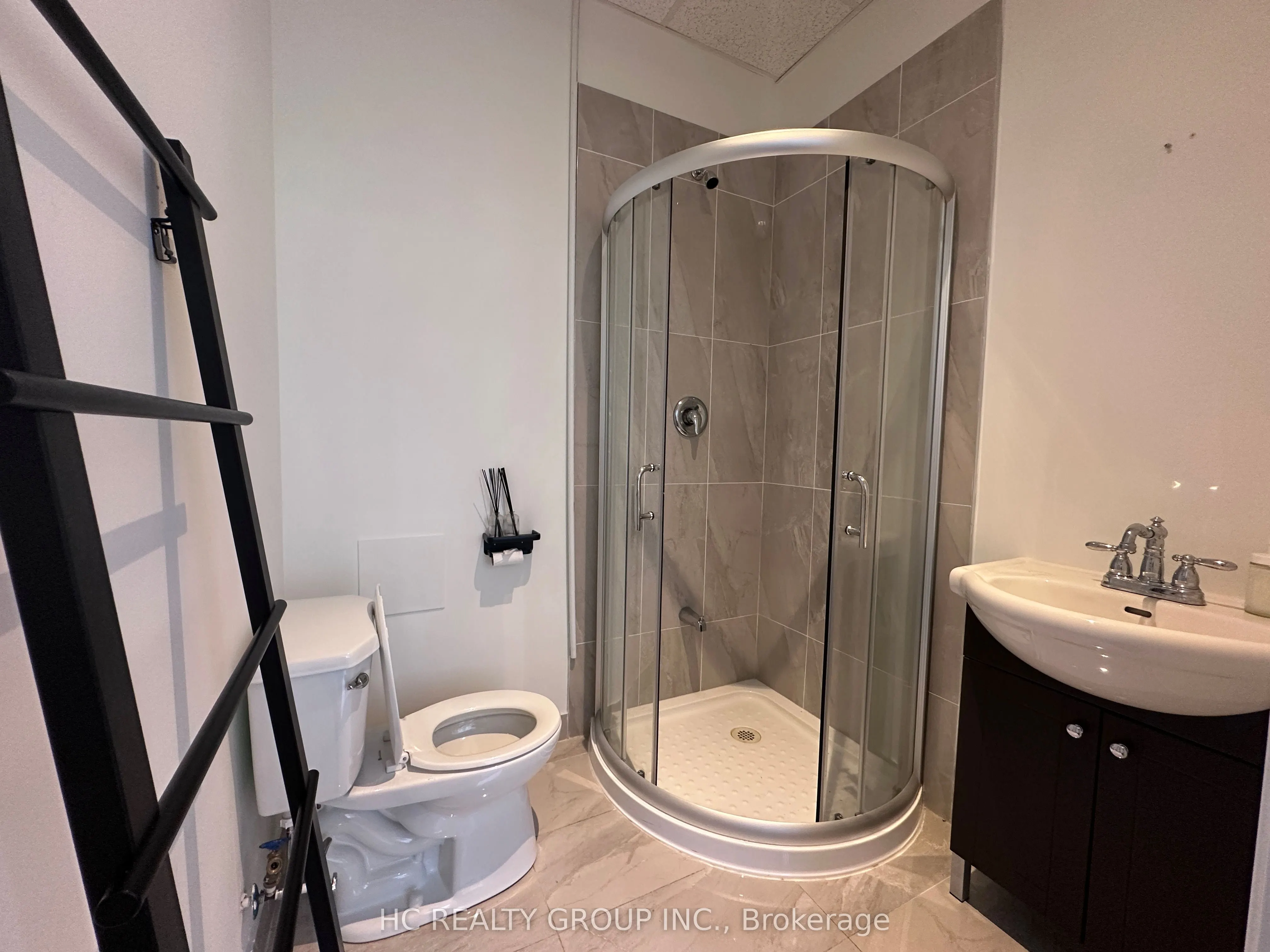 40 New Delhi Drive, #109