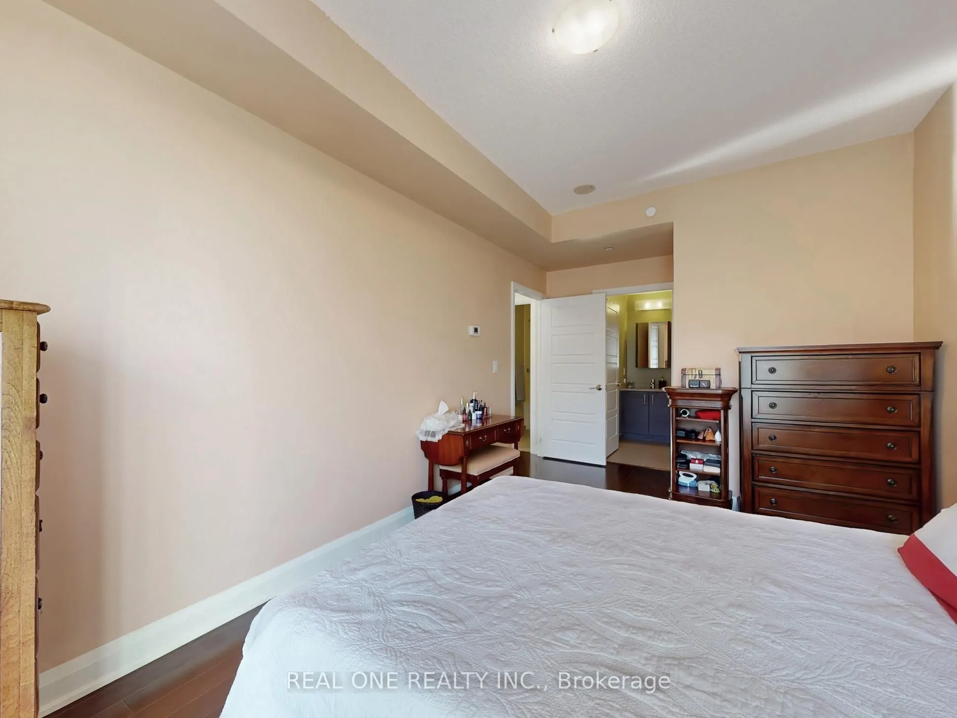 1 Uptown Drive, ##306