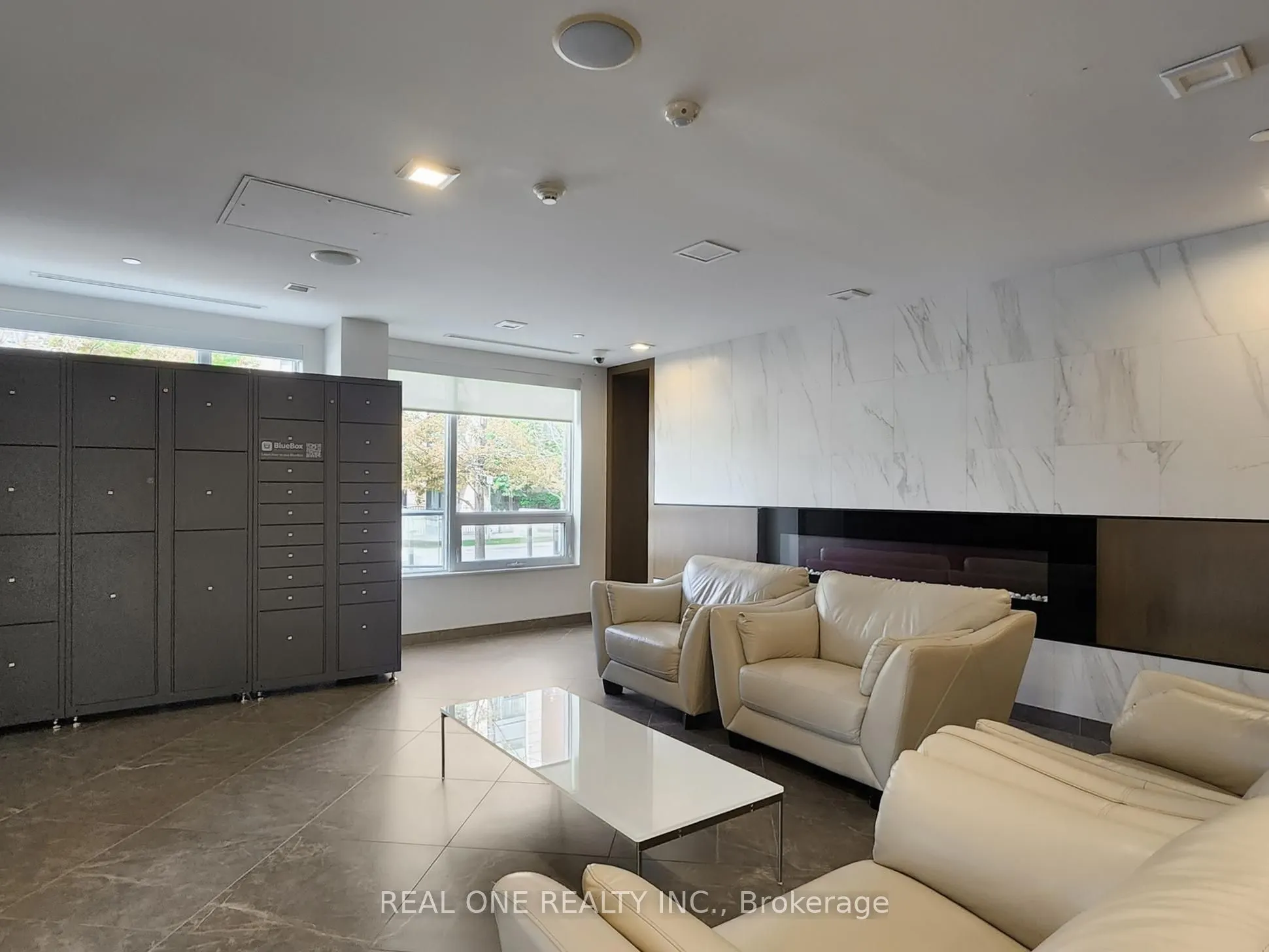 1 Uptown Drive, ##306