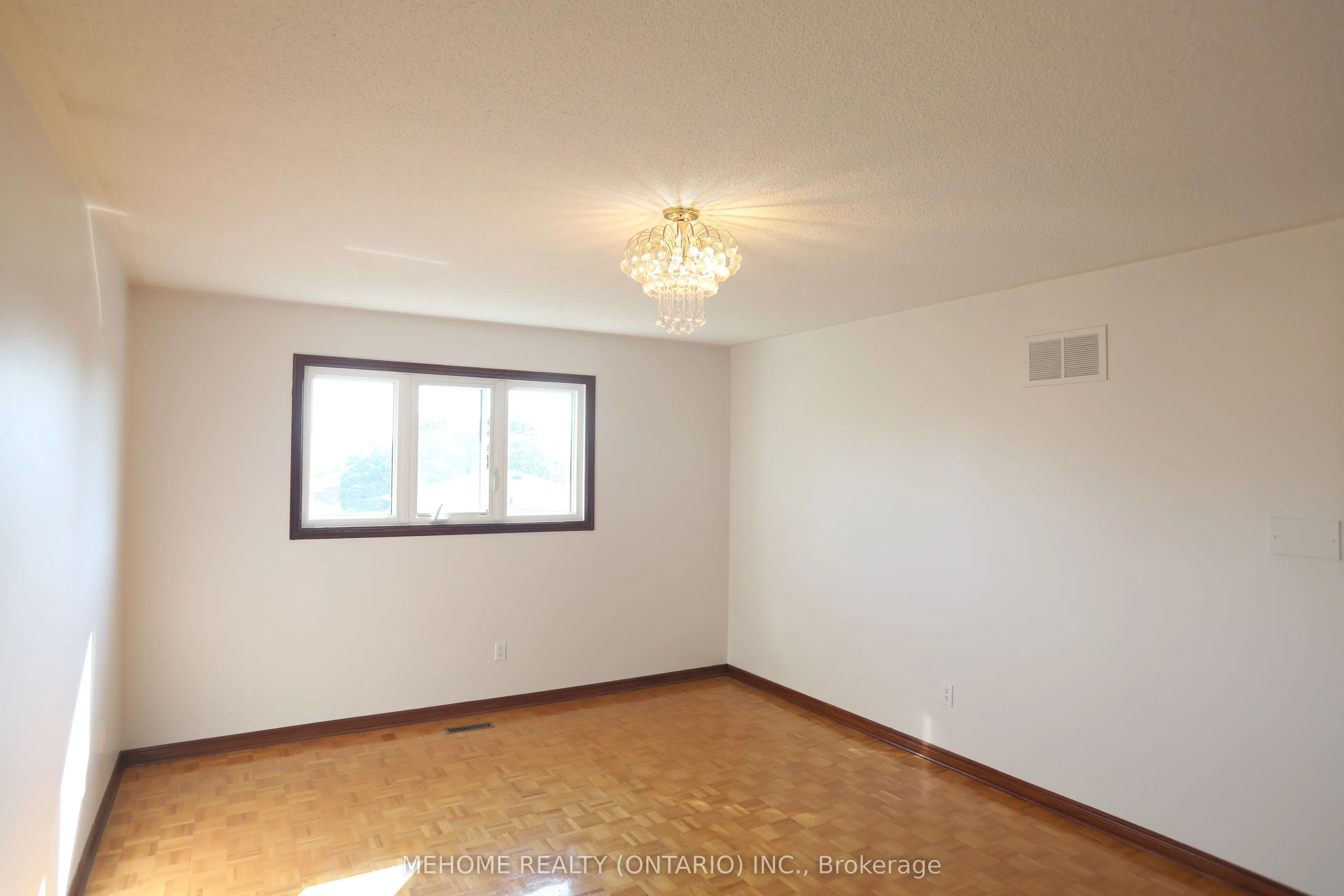 70 Governor Crescent