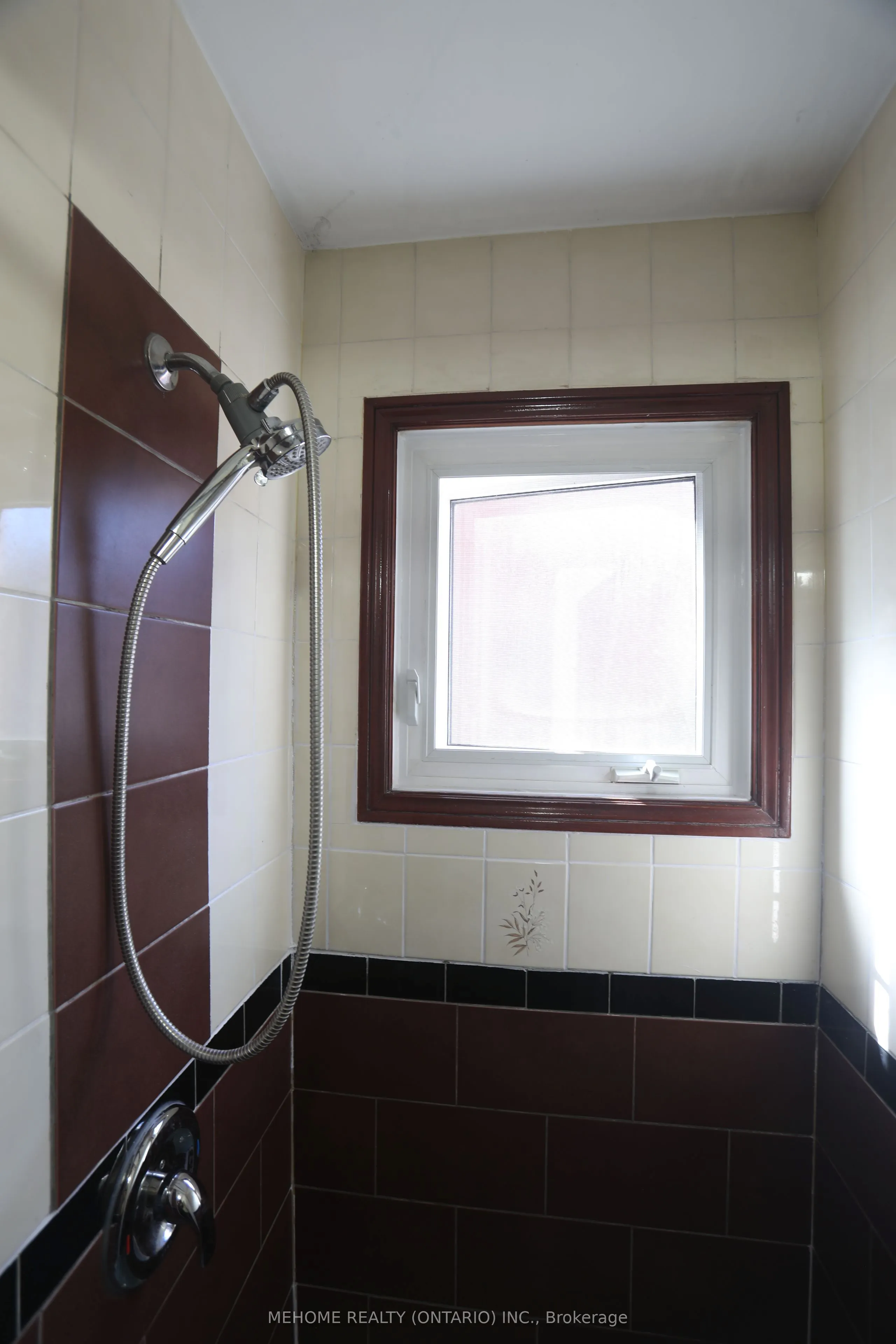 70 Governor Crescent