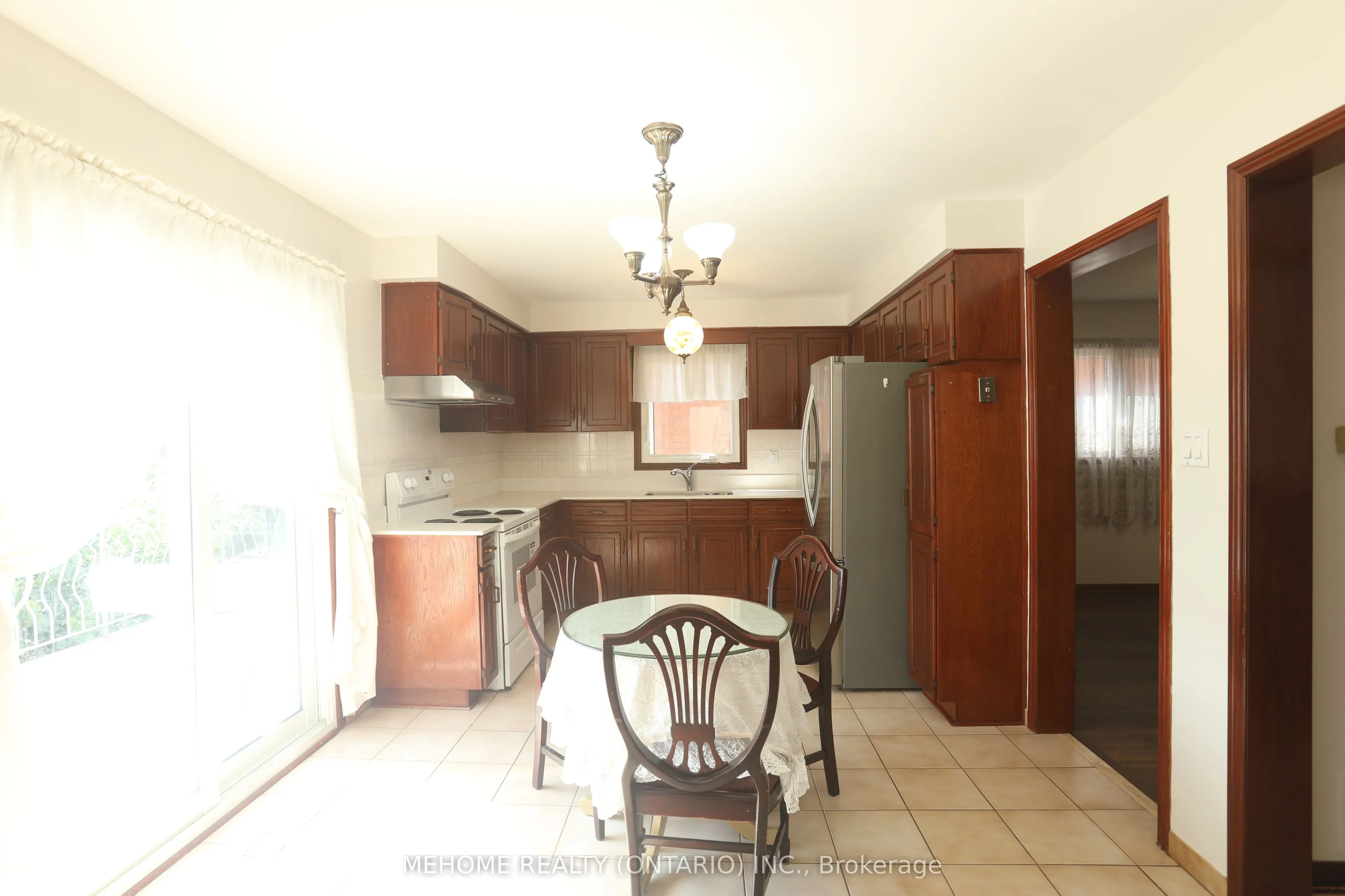 70 Governor Crescent