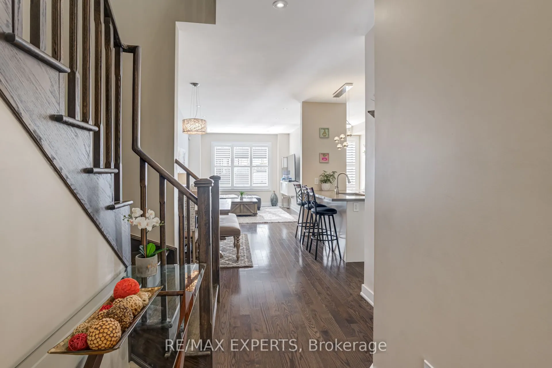 10 Helliwell Crescent