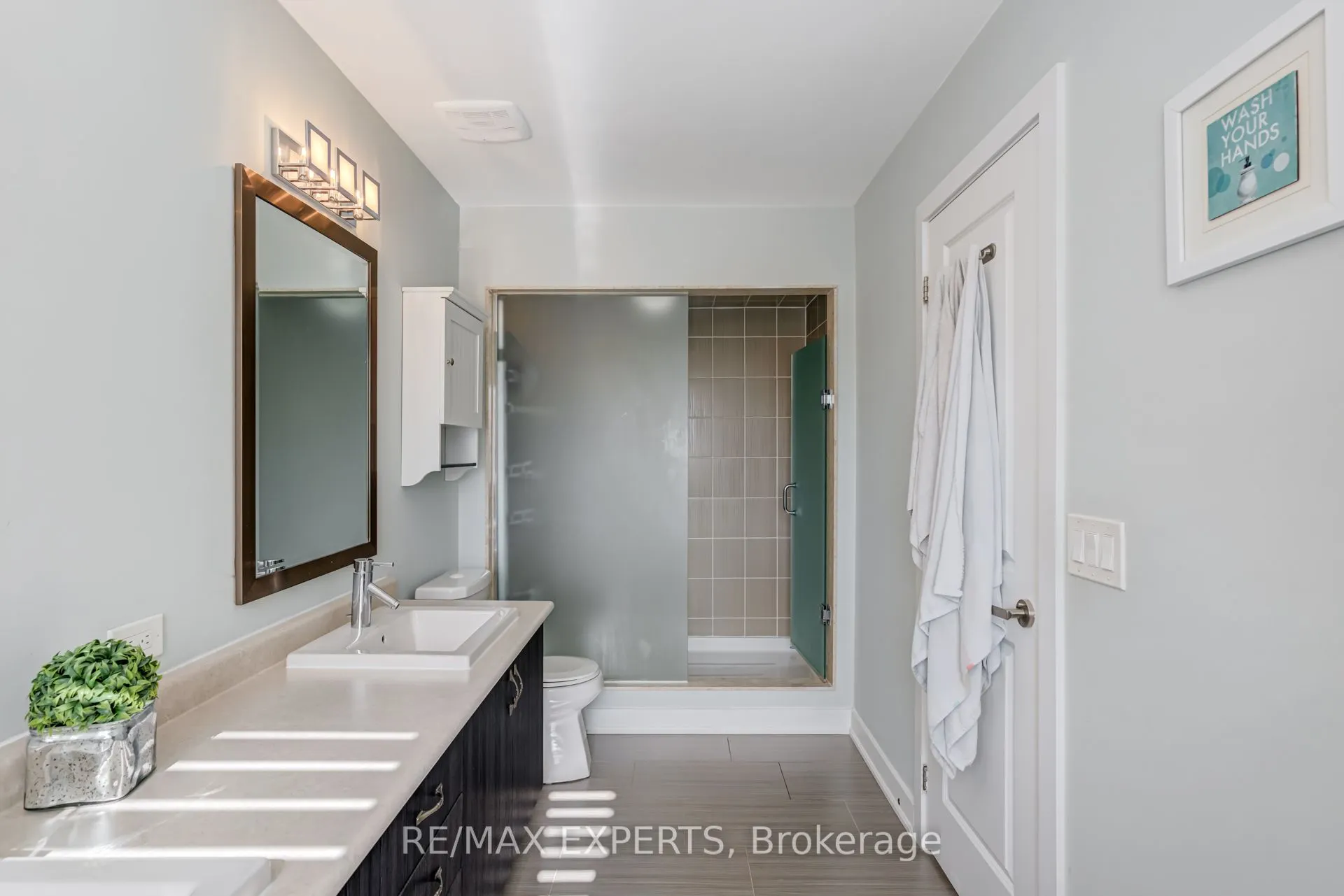 10 Helliwell Crescent