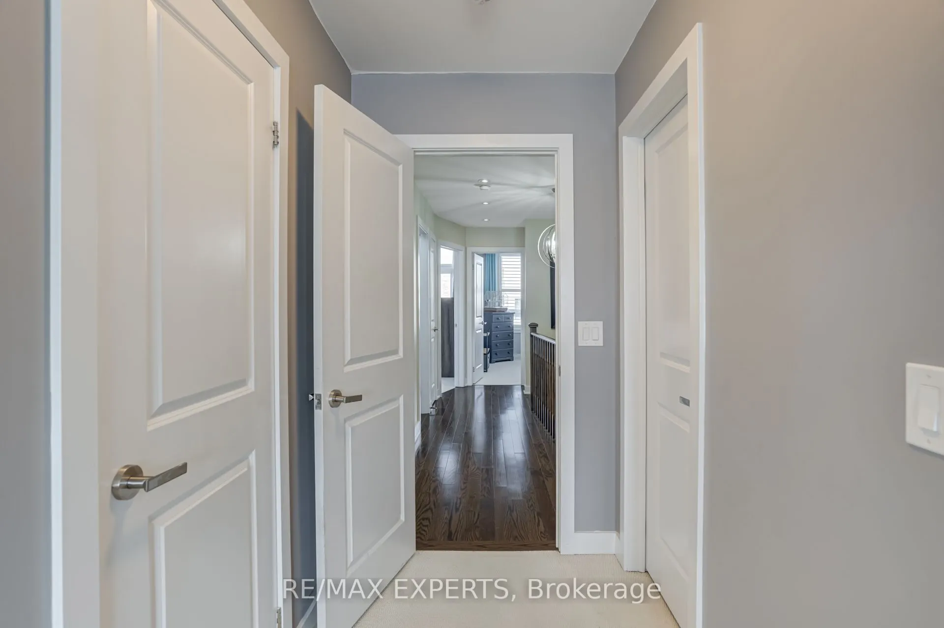 10 Helliwell Crescent