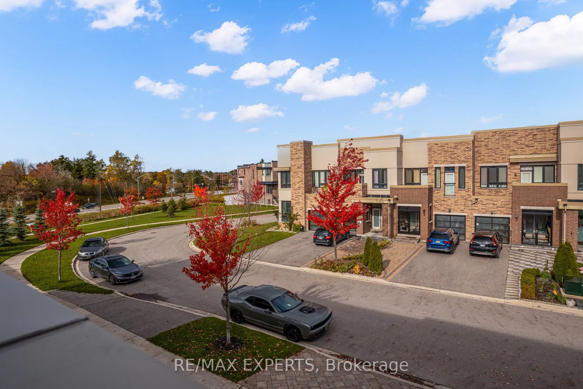 10 Helliwell Crescent