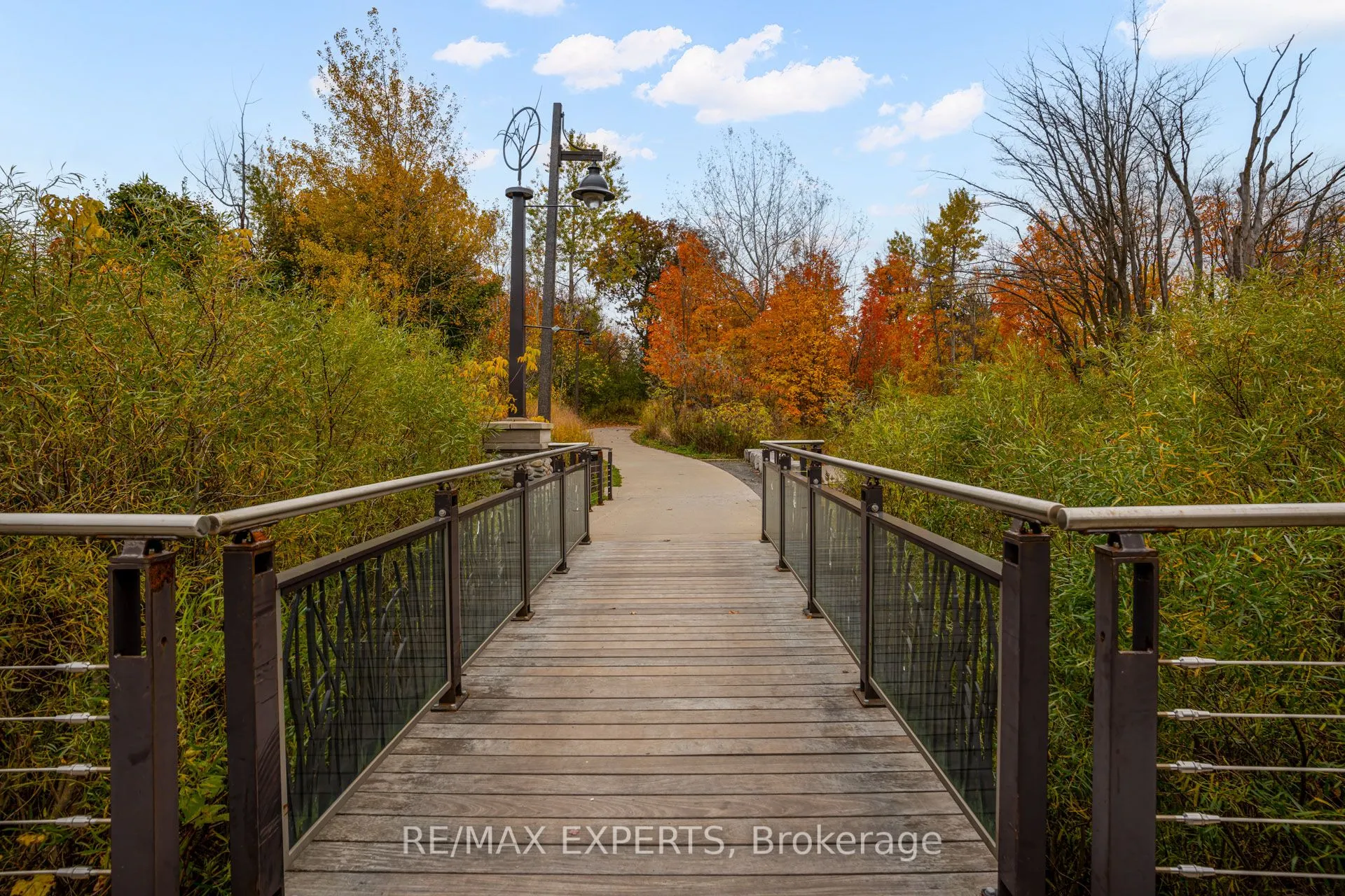 10 Helliwell Crescent