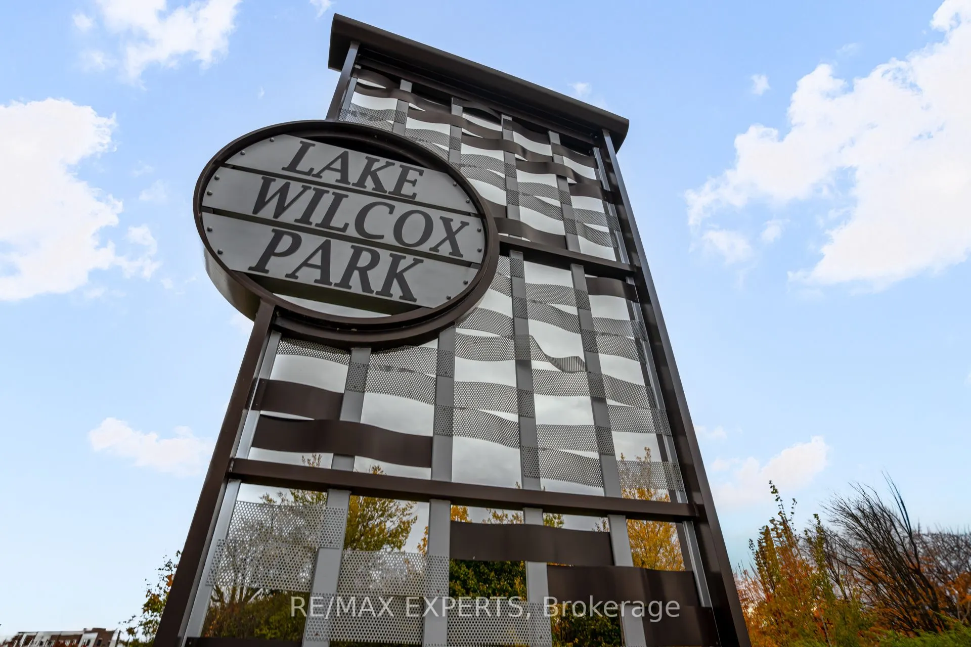 10 Helliwell Crescent