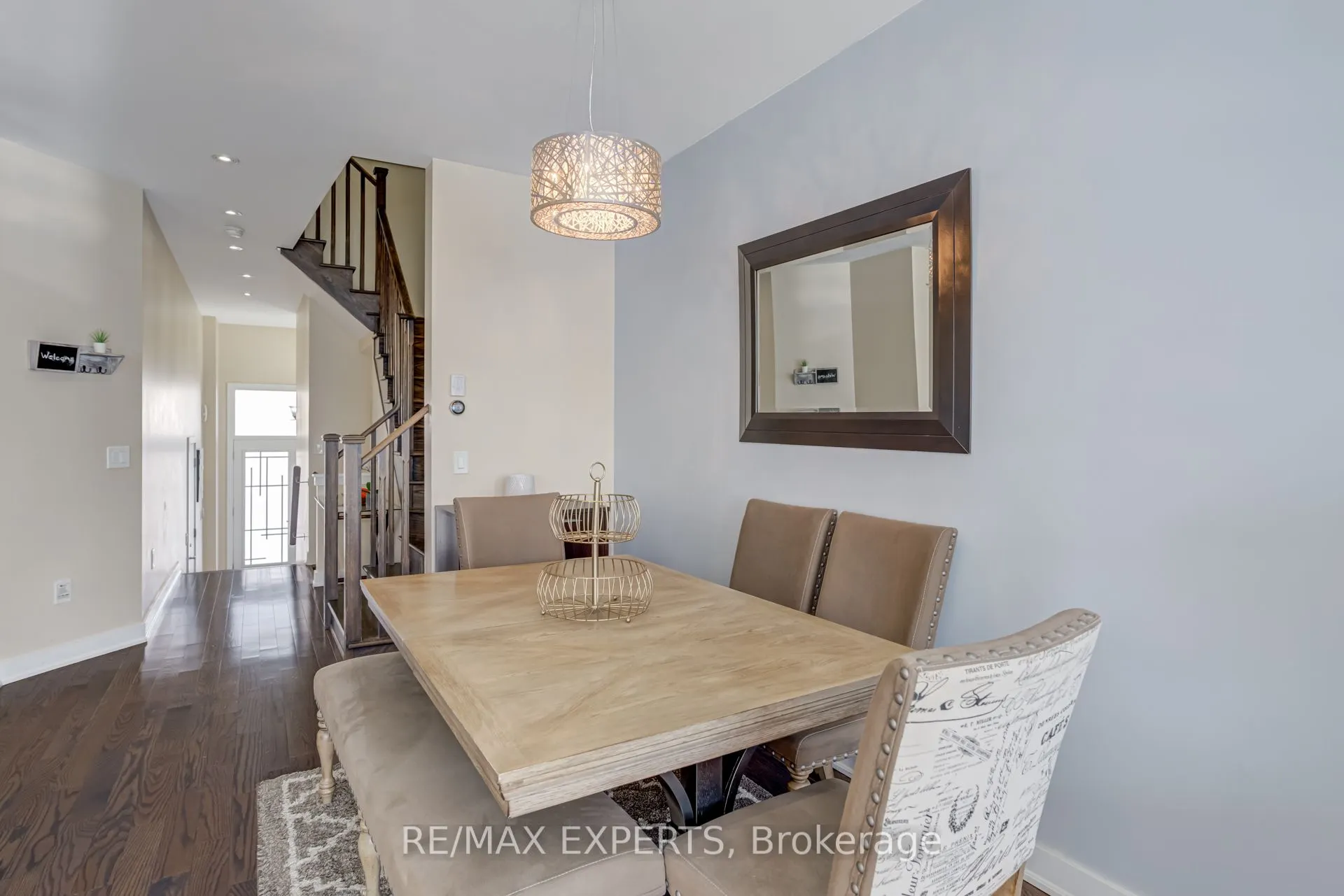 10 Helliwell Crescent