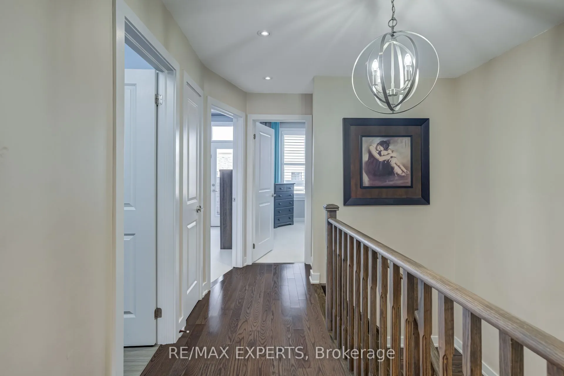 10 Helliwell Crescent