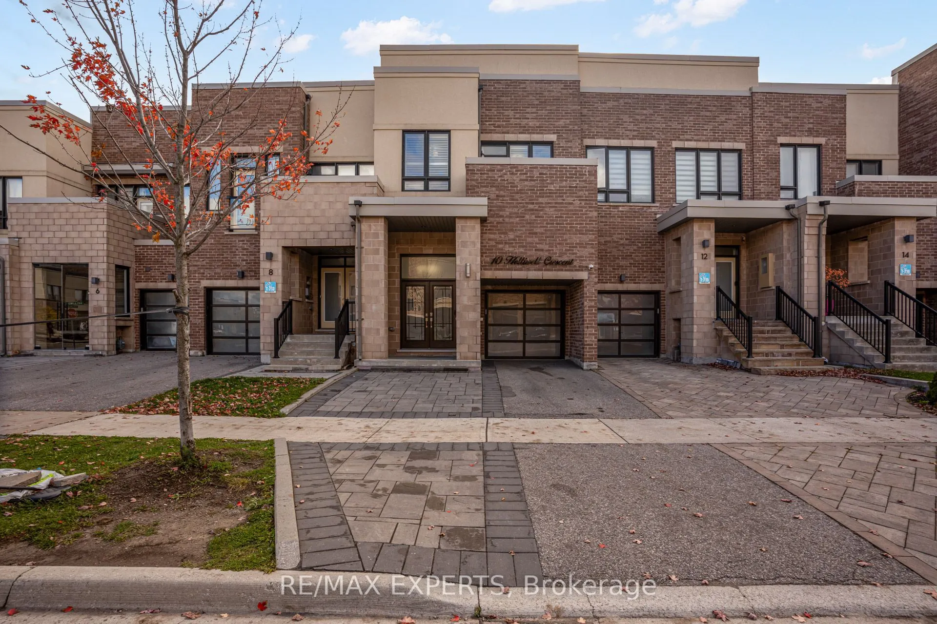 10 Helliwell Crescent