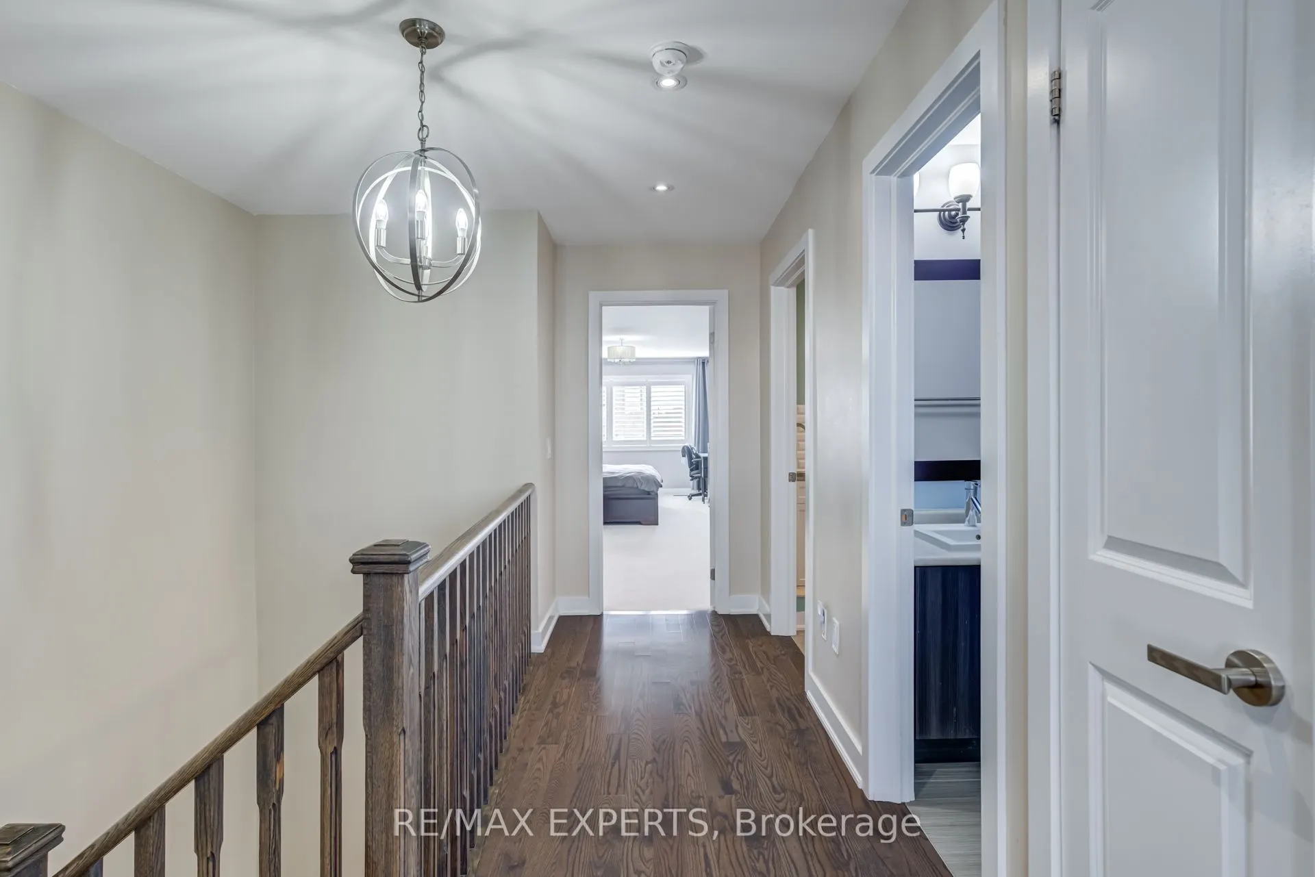 10 Helliwell Crescent