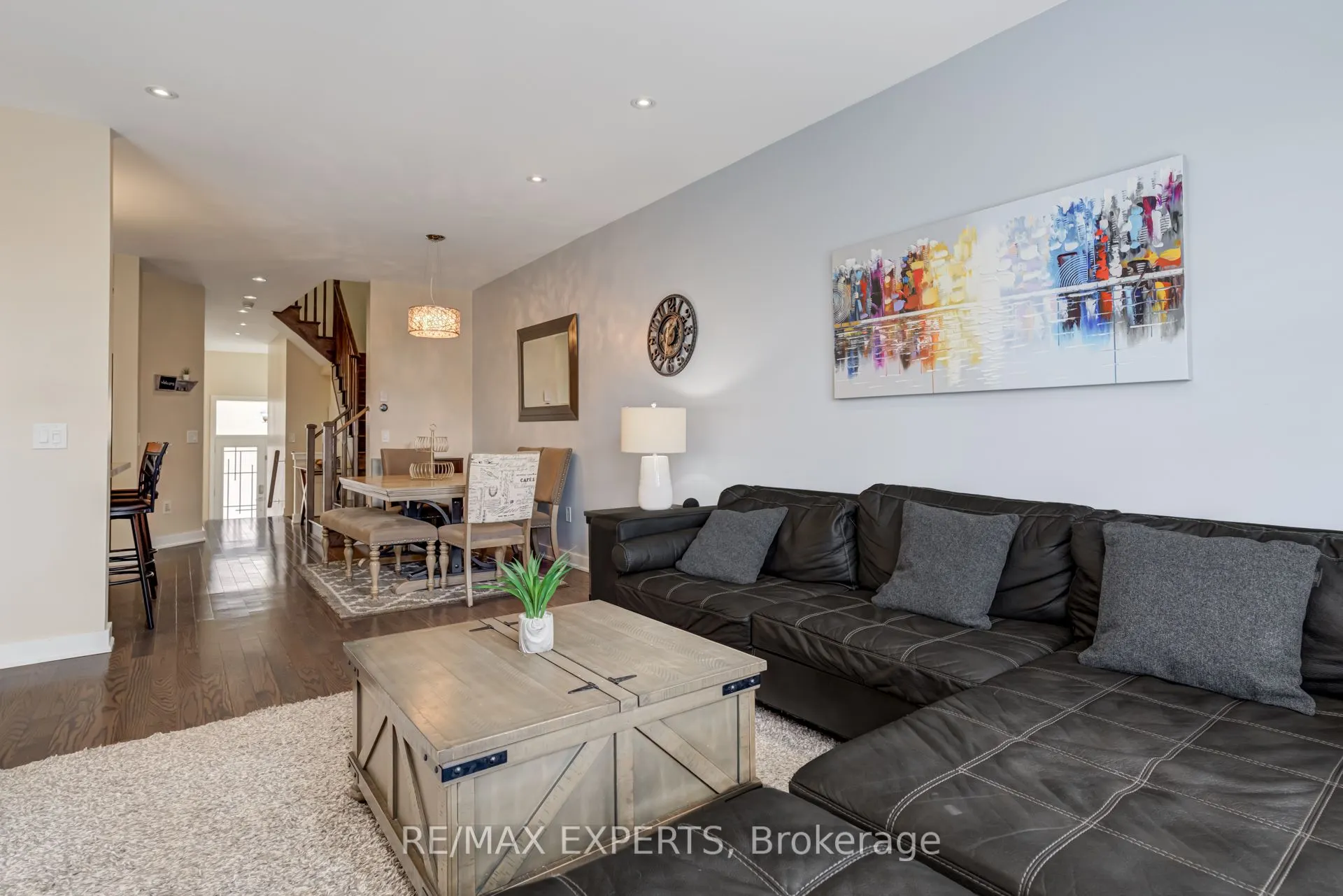 10 Helliwell Crescent