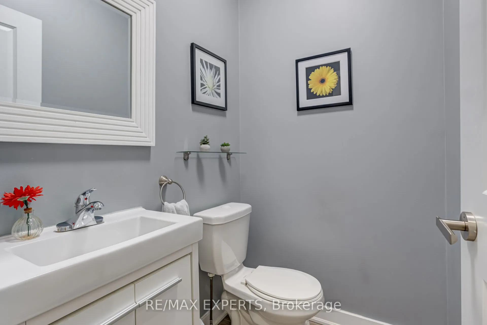 10 Helliwell Crescent